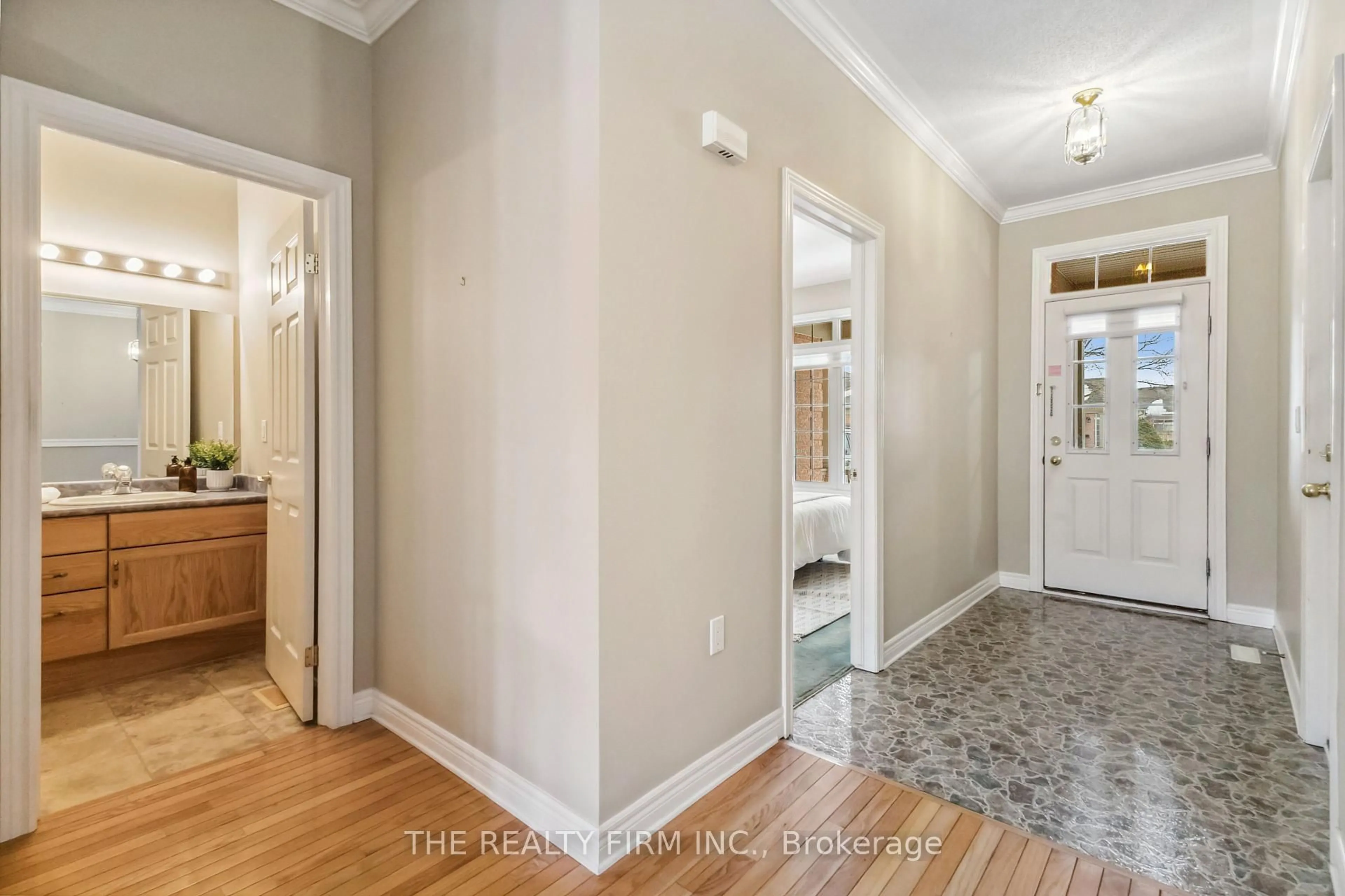 Indoor entryway for 2025 Meadowgate Blvd #221, London Ontario N6M 1K9