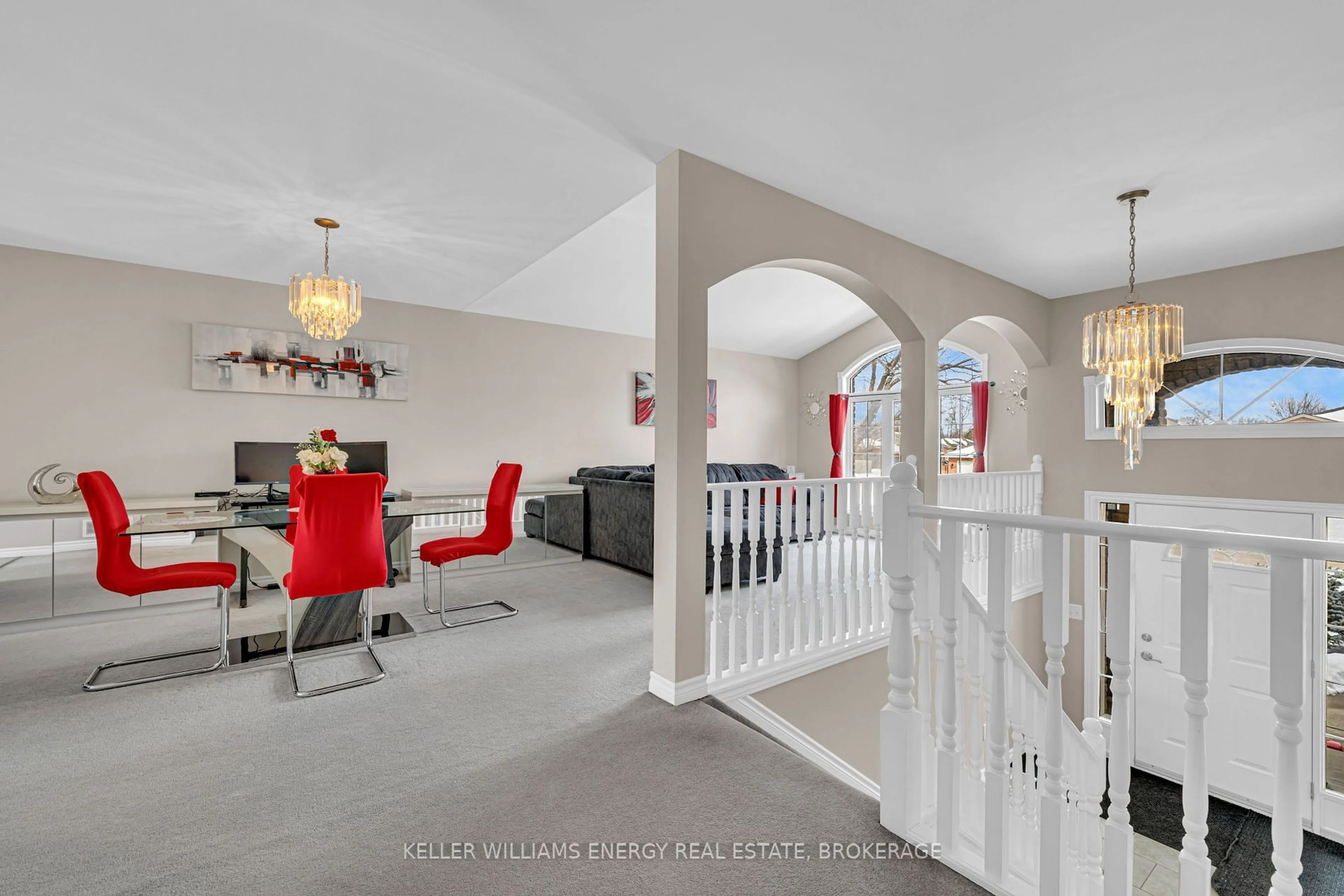 Indoor foyer for 1127 King Louis St, Lakeshore Ontario N8L 0V3