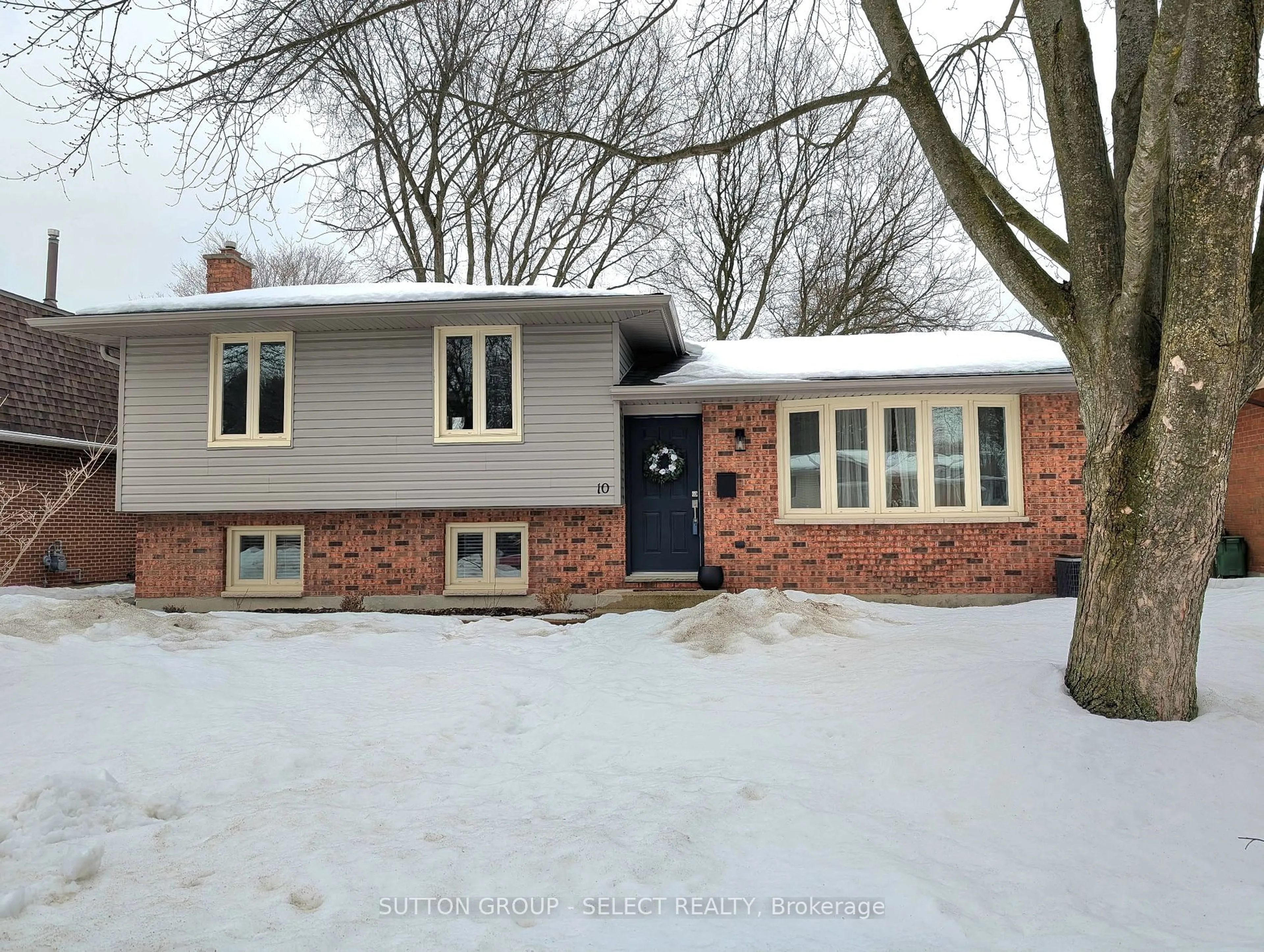 Home with brick exterior material, street for 10 Rexway Rd, London Ontario N6G 3C3