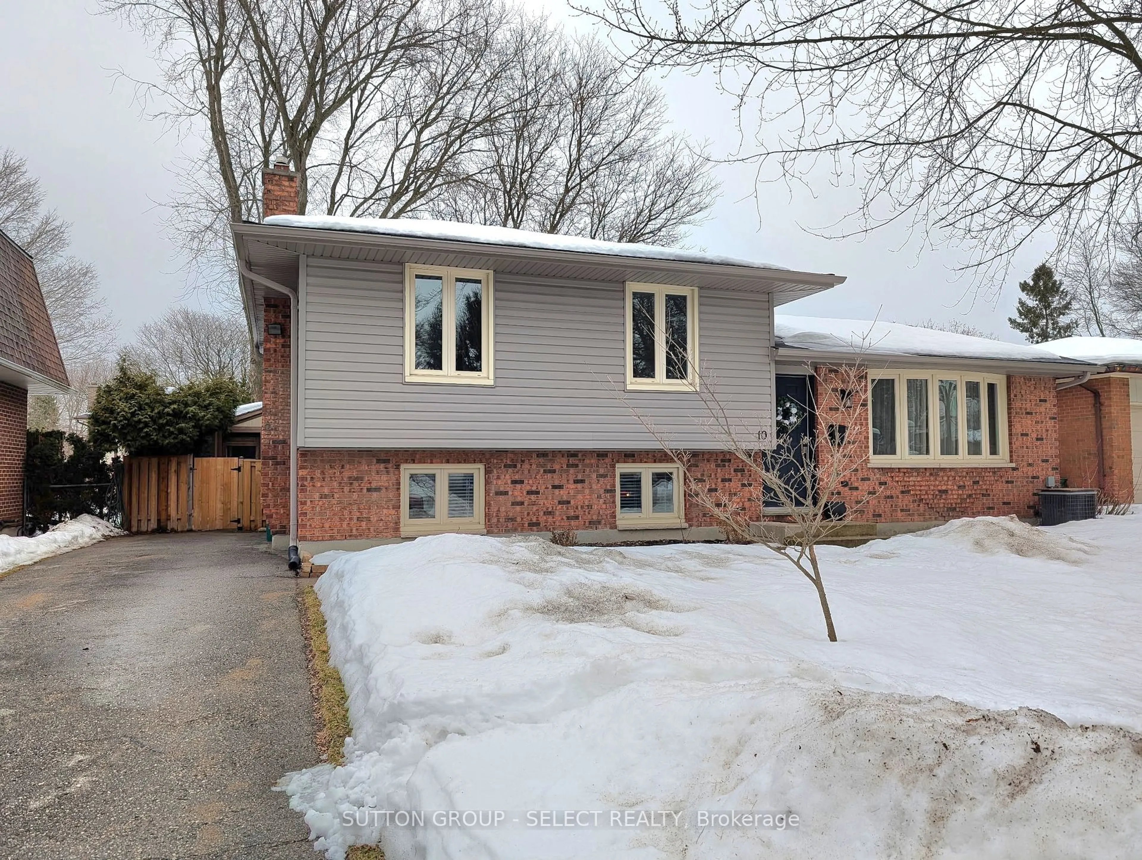 Home with brick exterior material, street for 10 Rexway Rd, London Ontario N6G 3C3