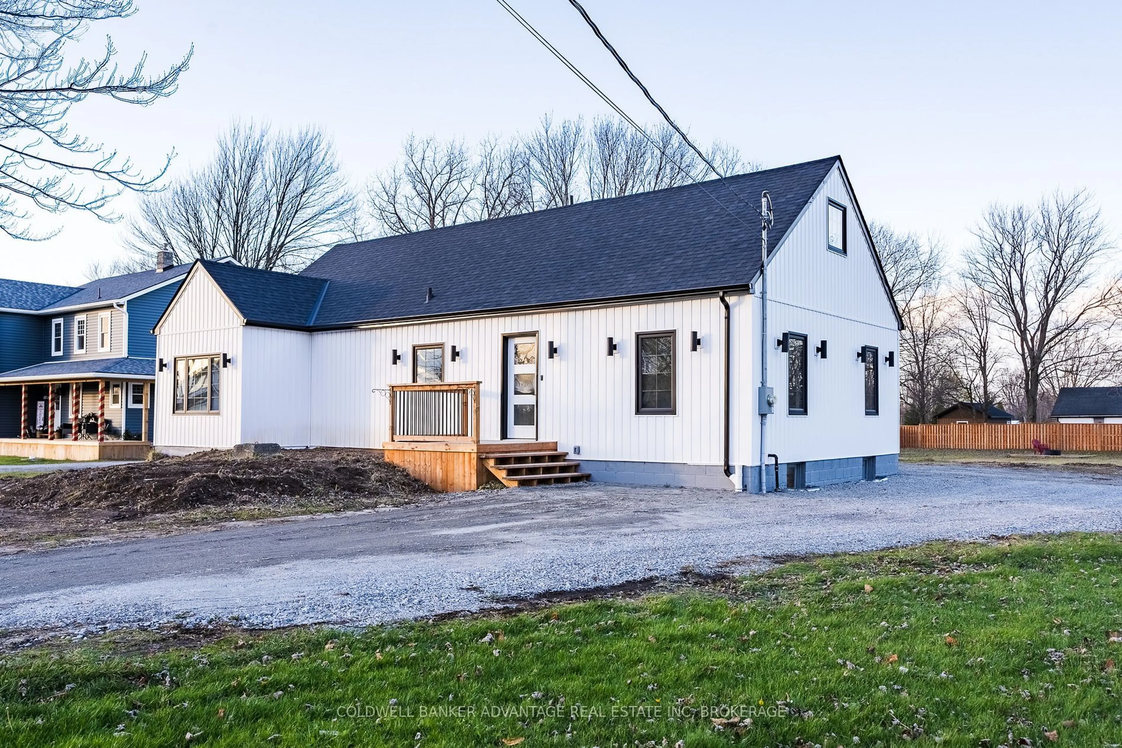 A pic from outside/outdoor area/front of a property/back of a property/a pic from drone, building for 2468 Hwy 3 High, Port Colborne Ontario L3K 5V3