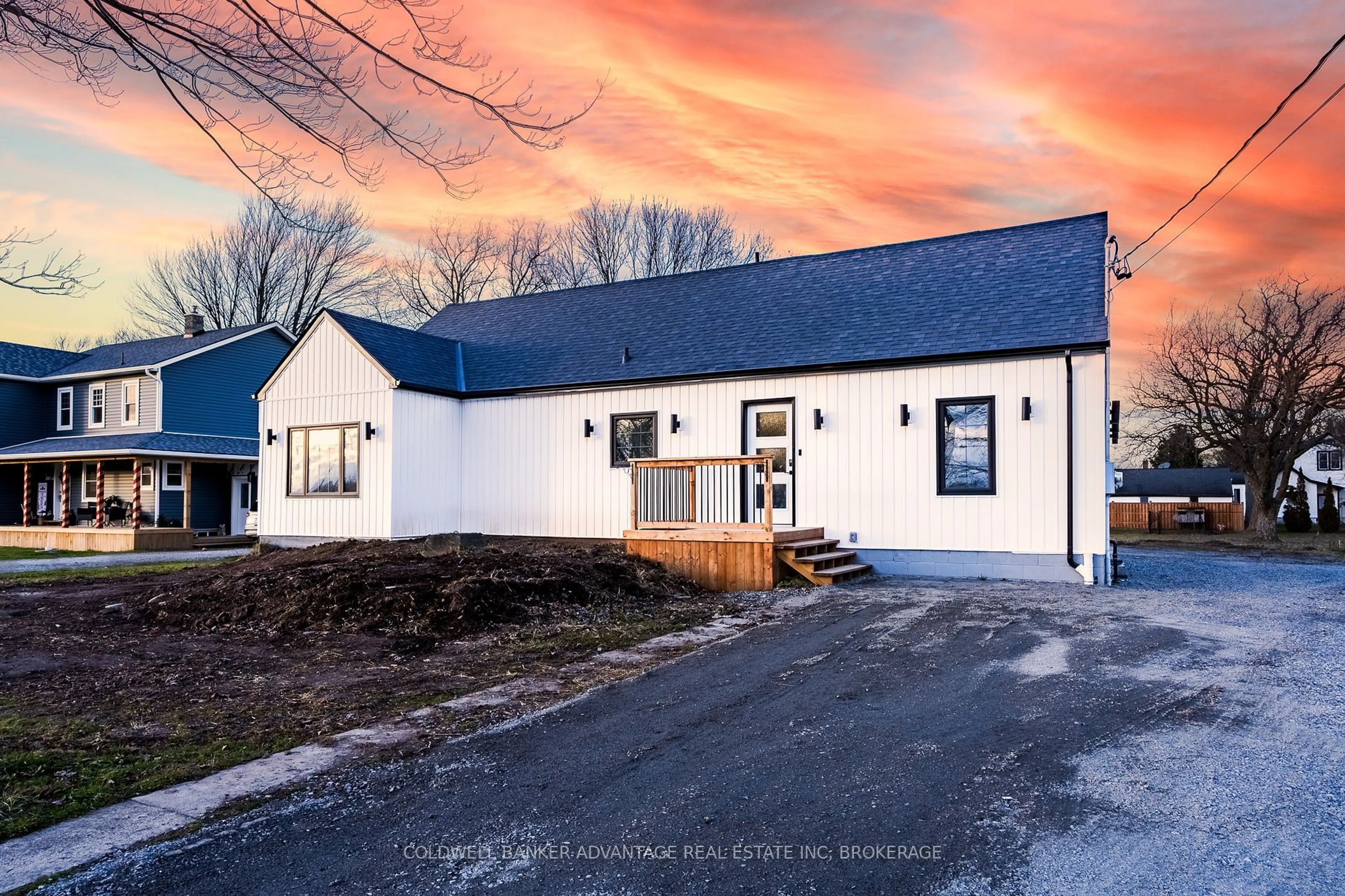 A pic from outside/outdoor area/front of a property/back of a property/a pic from drone, building for 2468 Hwy 3 High, Port Colborne Ontario L3K 5V3