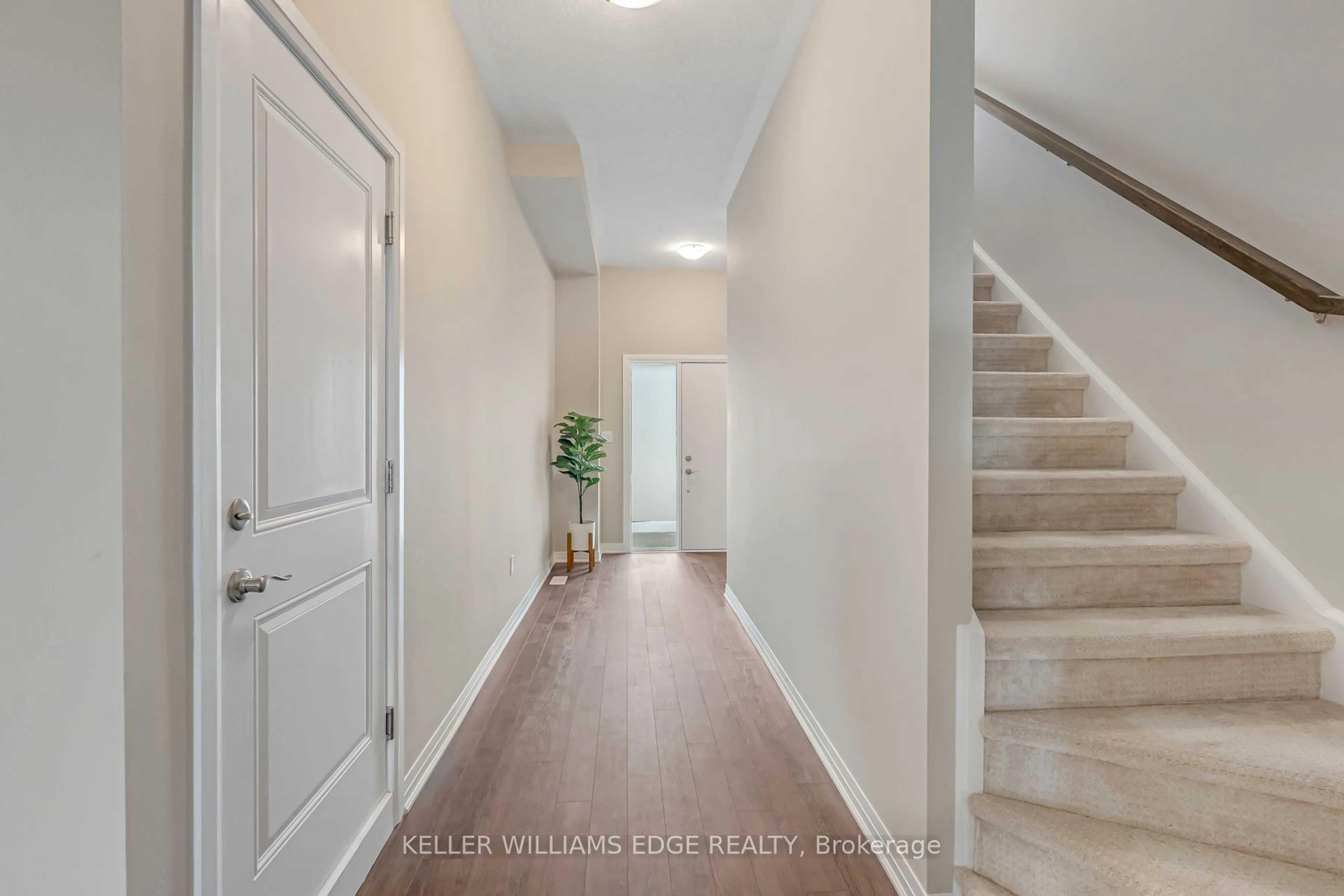 Indoor entryway for 25 Isherwood Ave #J138, Cambridge Ontario N1R 1B6