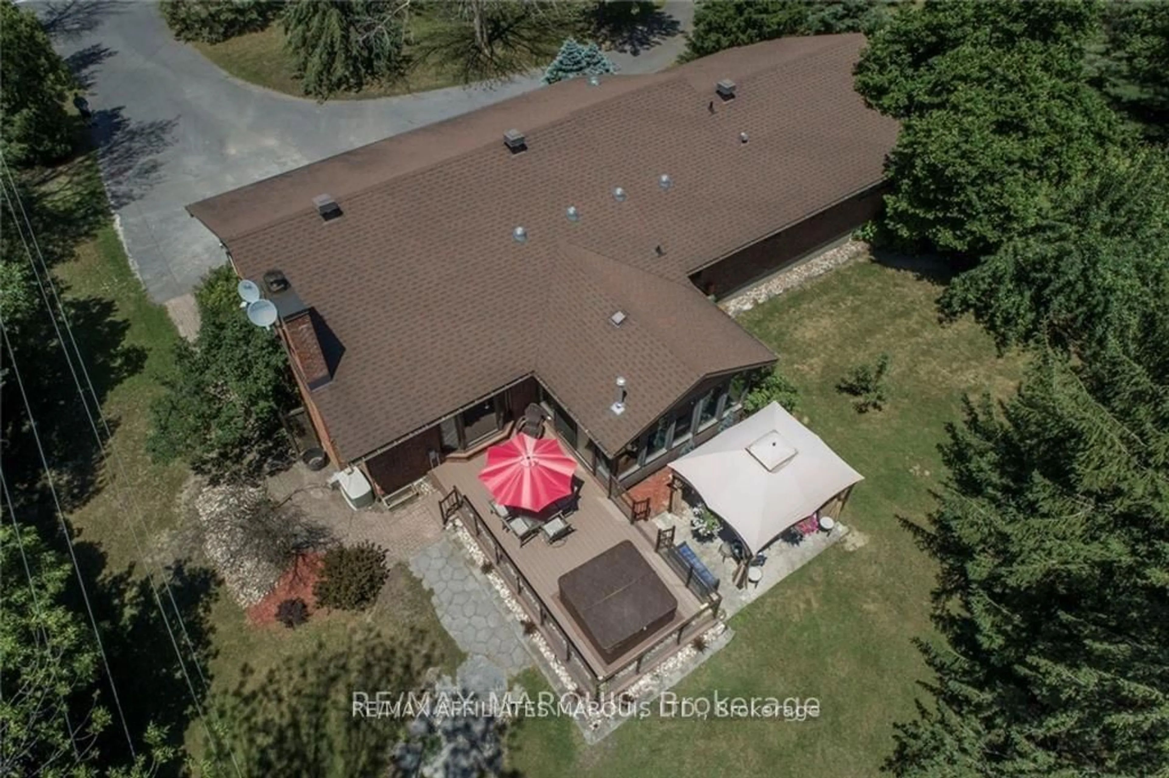 A pic from outside/outdoor area/front of a property/back of a property/a pic from drone, unknown for 1100 South Branch Rd, Cornwall Ontario K6H 5R6