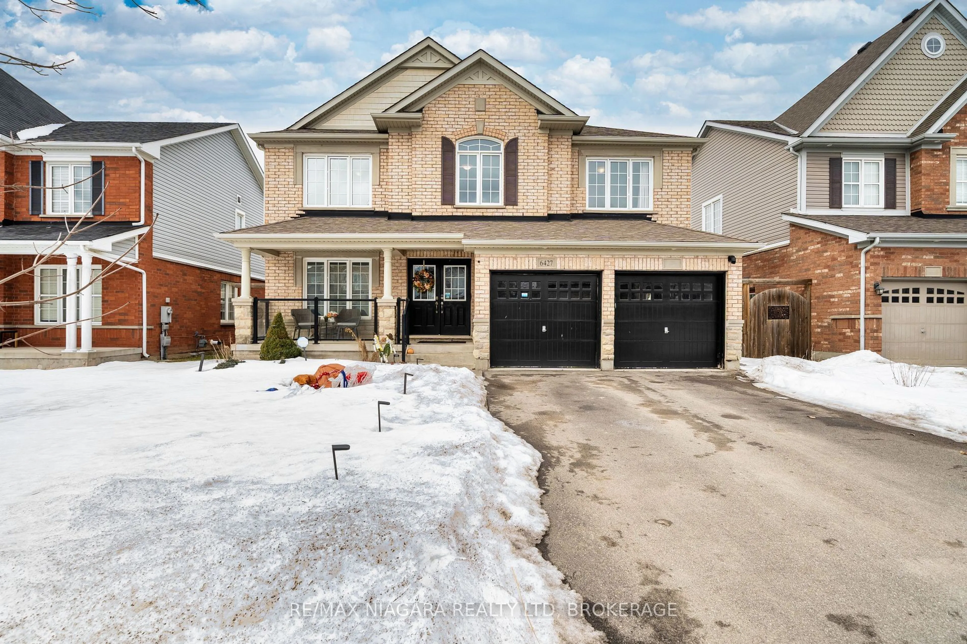 Home with brick exterior material, street for 6427 Dilalla Cres, Niagara Falls Ontario L2H 0C9