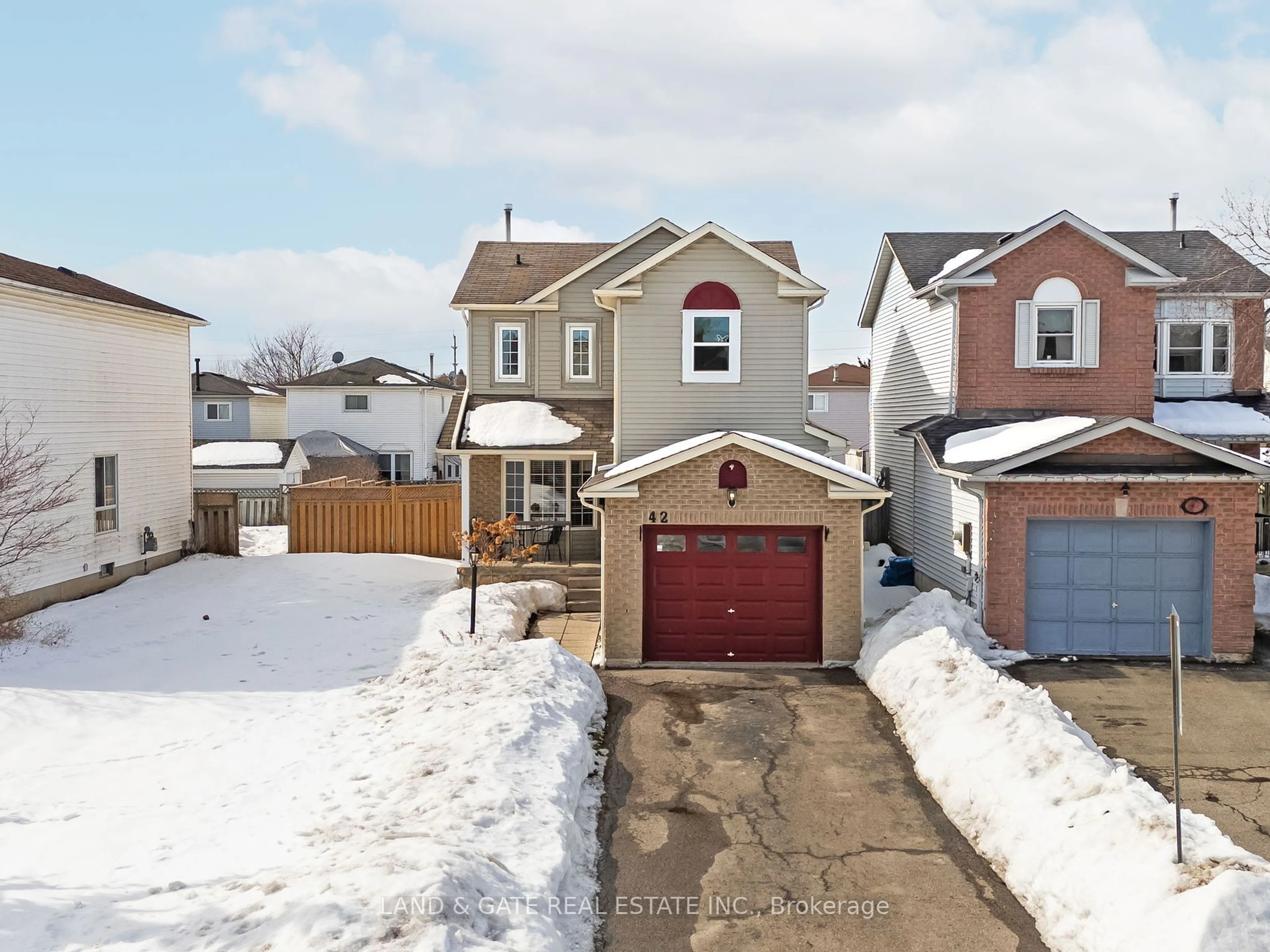 A pic from outside/outdoor area/front of a property/back of a property/a pic from drone, street for 42 Burnham Blvd, Port Hope Ontario L1A 4G5