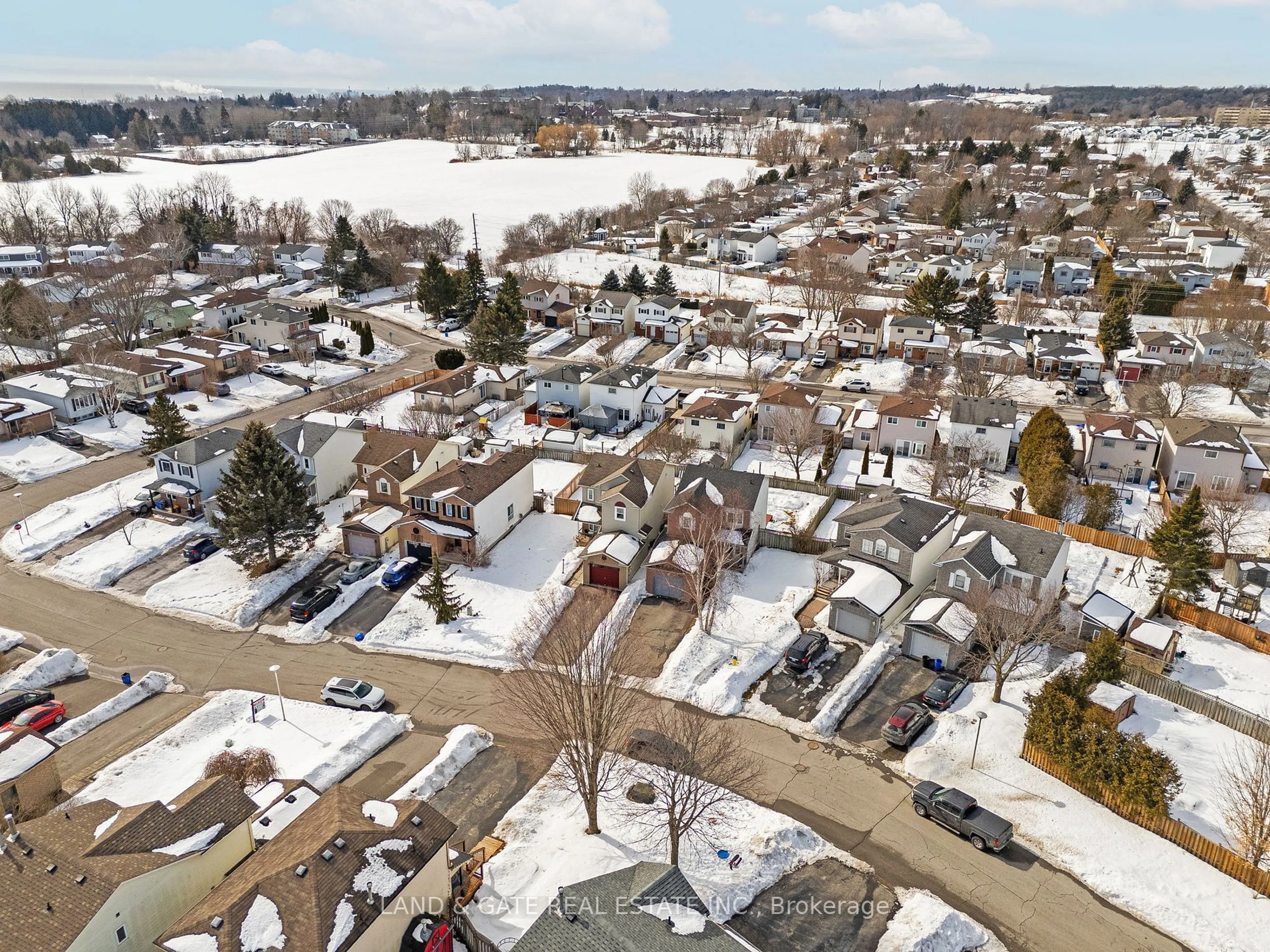 A pic from outside/outdoor area/front of a property/back of a property/a pic from drone, street for 42 Burnham Blvd, Port Hope Ontario L1A 4G5