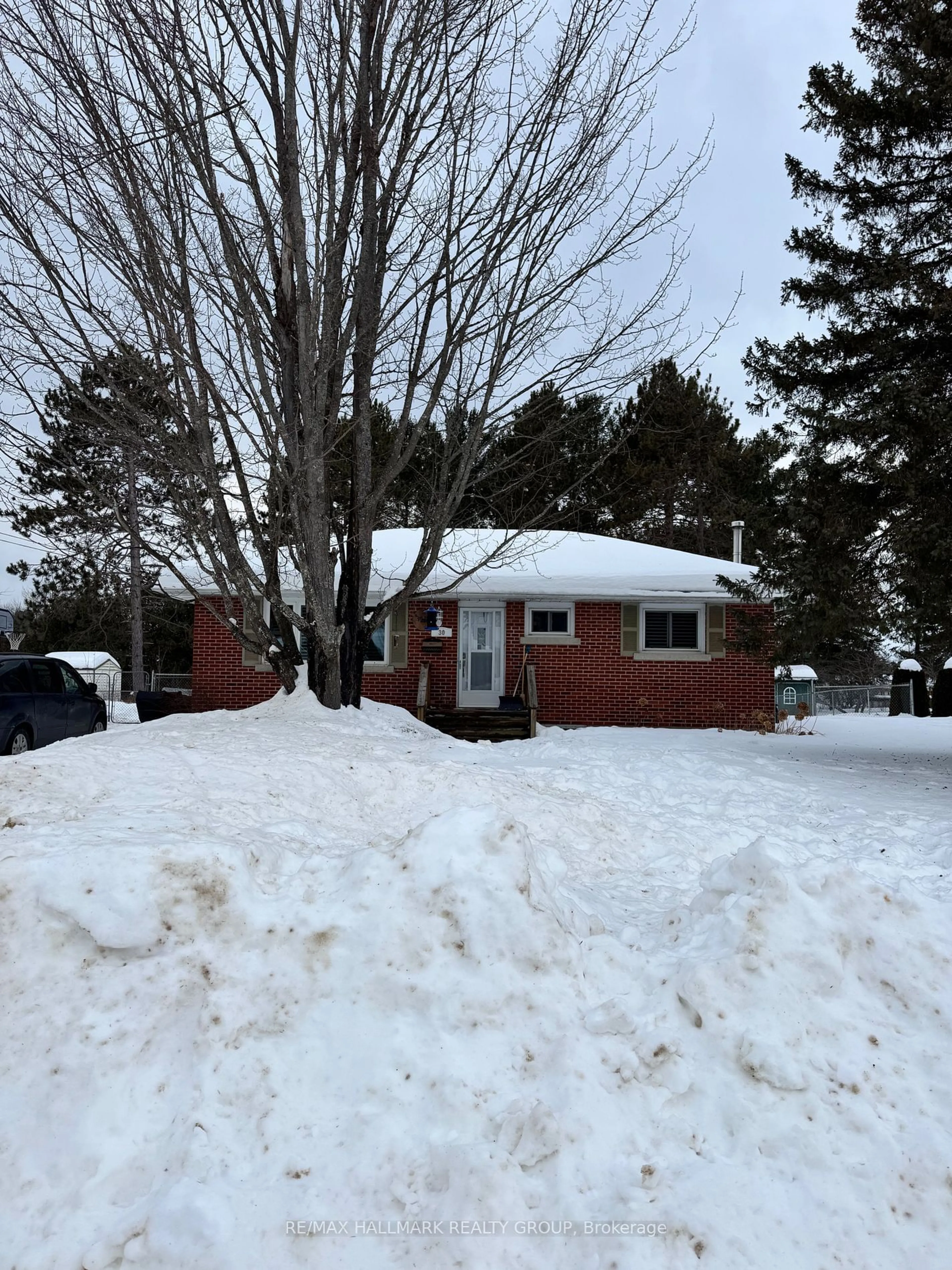 Unknown for 30 Sunset Cres, Petawawa Ontario K8H 2L9