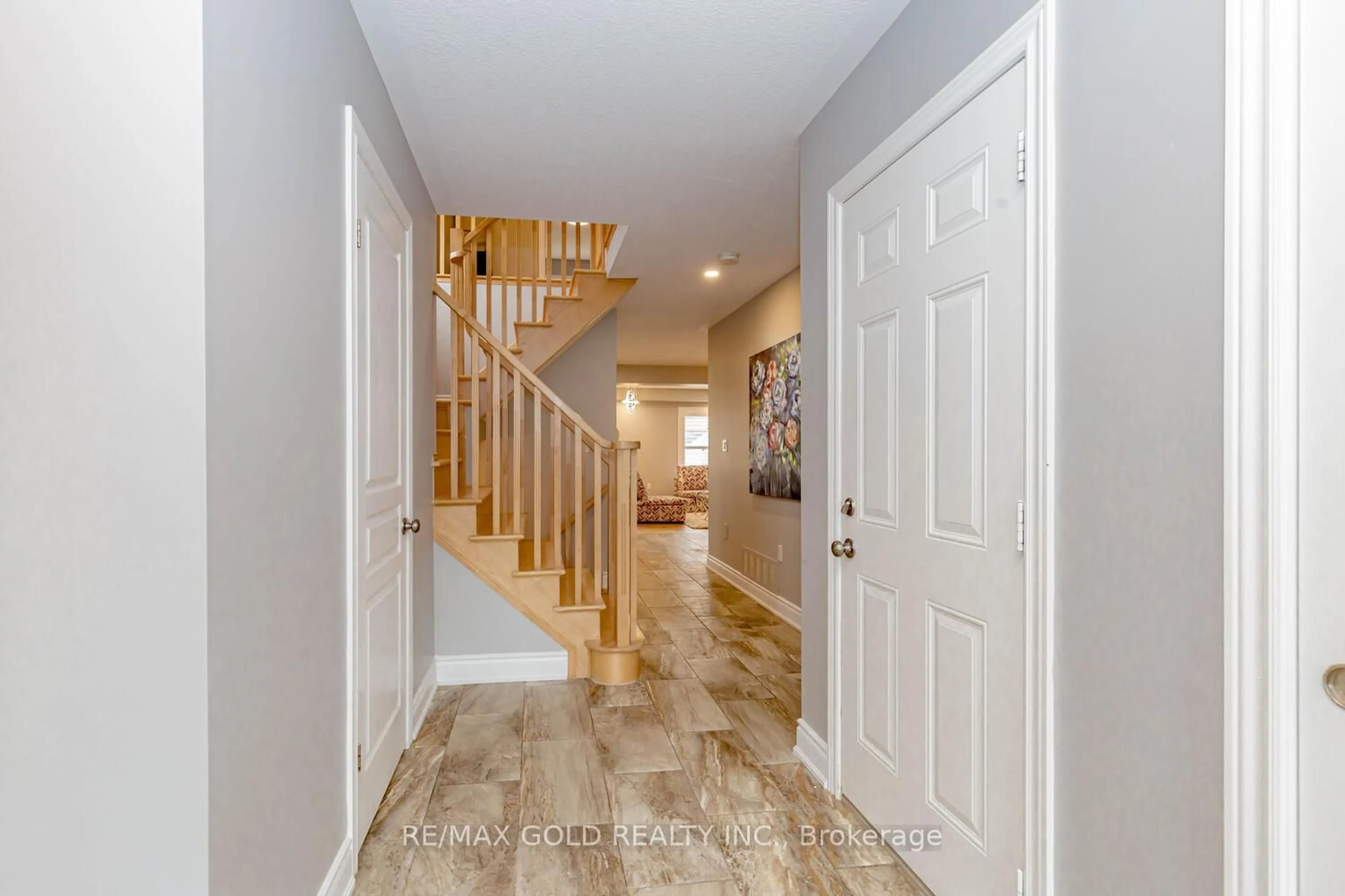 Indoor entryway for 38 Celestial Cres, Hamilton Ontario L0R 1P0