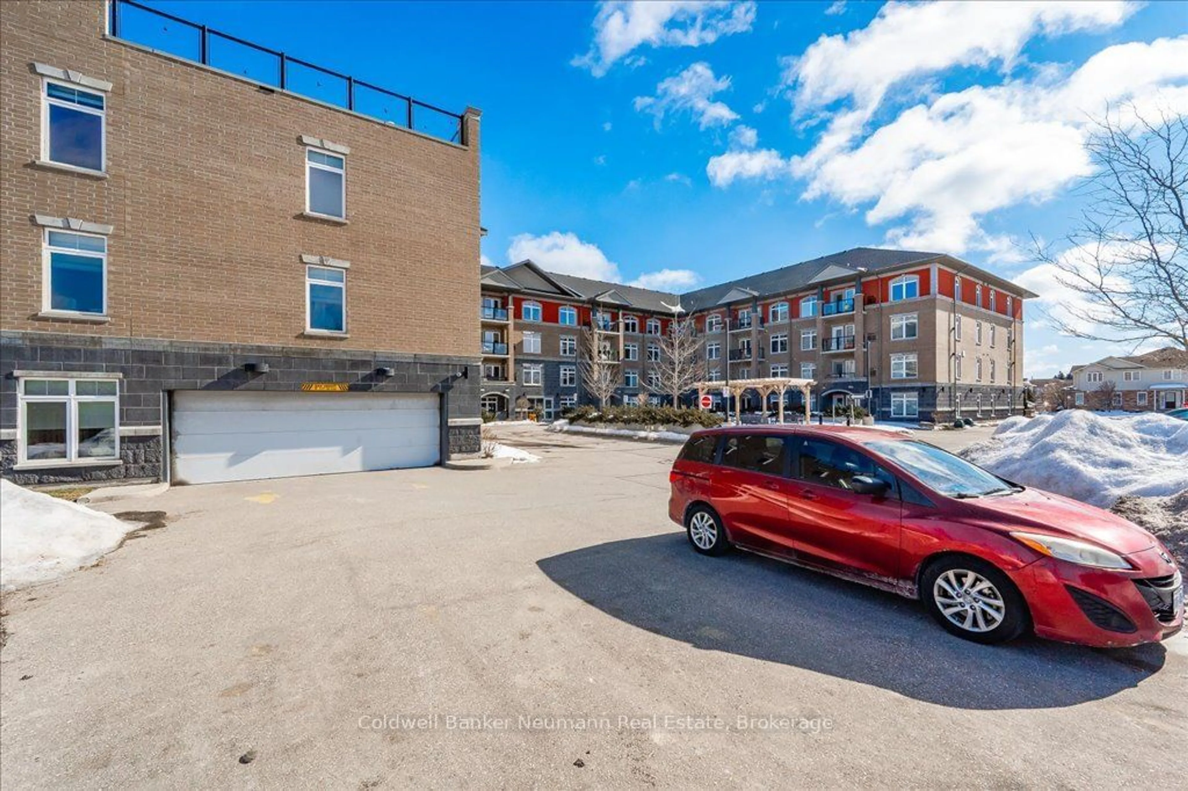 A pic from outside/outdoor area/front of a property/back of a property/a pic from drone, building for 106 Bard Blvd #112, Guelph Ontario N1L 0L8