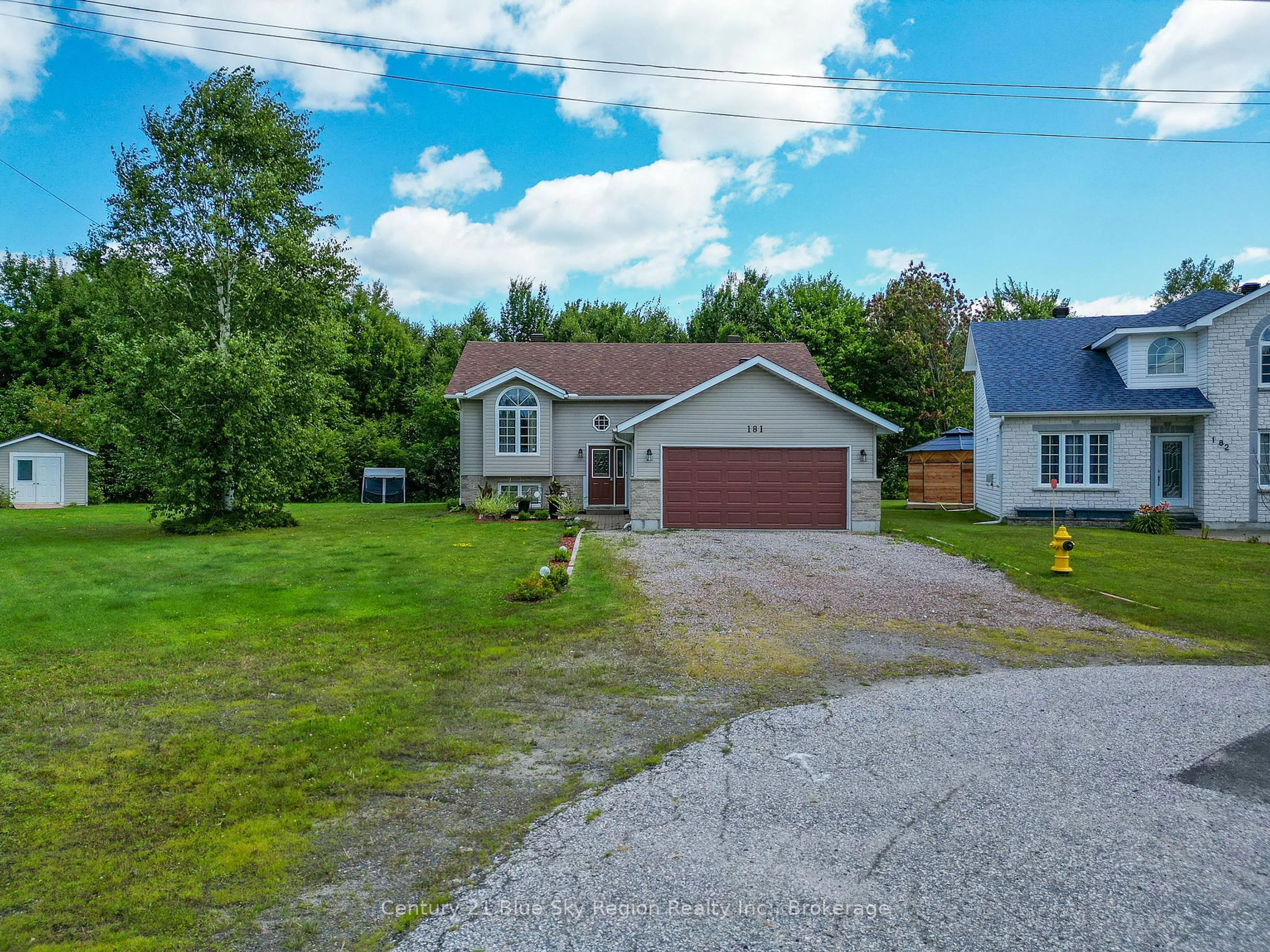 A pic from outside/outdoor area/front of a property/back of a property/a pic from drone, street for 181 Oak Crt, West Nipissing Ontario P2B 3C5
