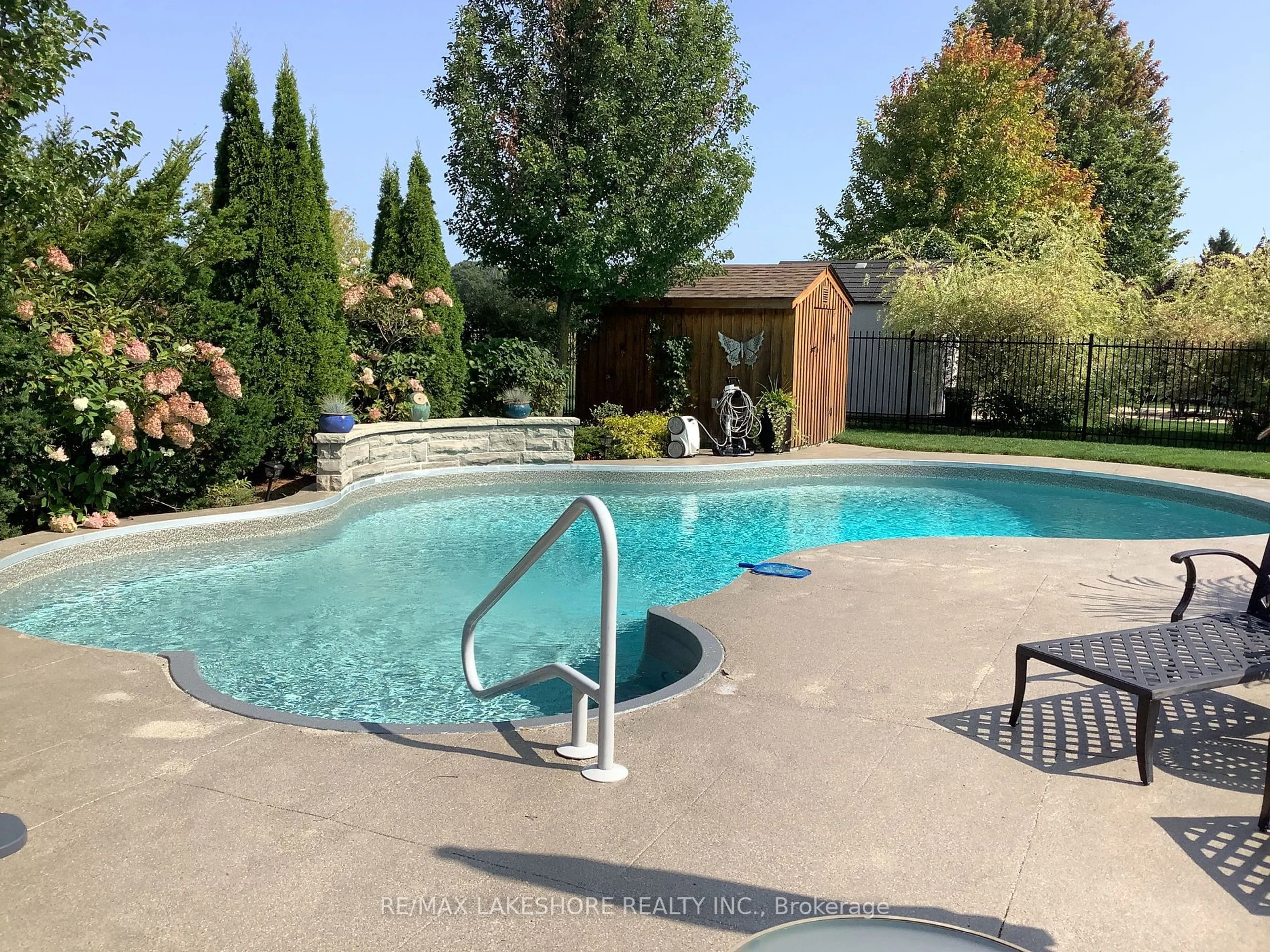 Pool for 416 Lakeshore Rd, Port Hope Ontario L1A 0B3