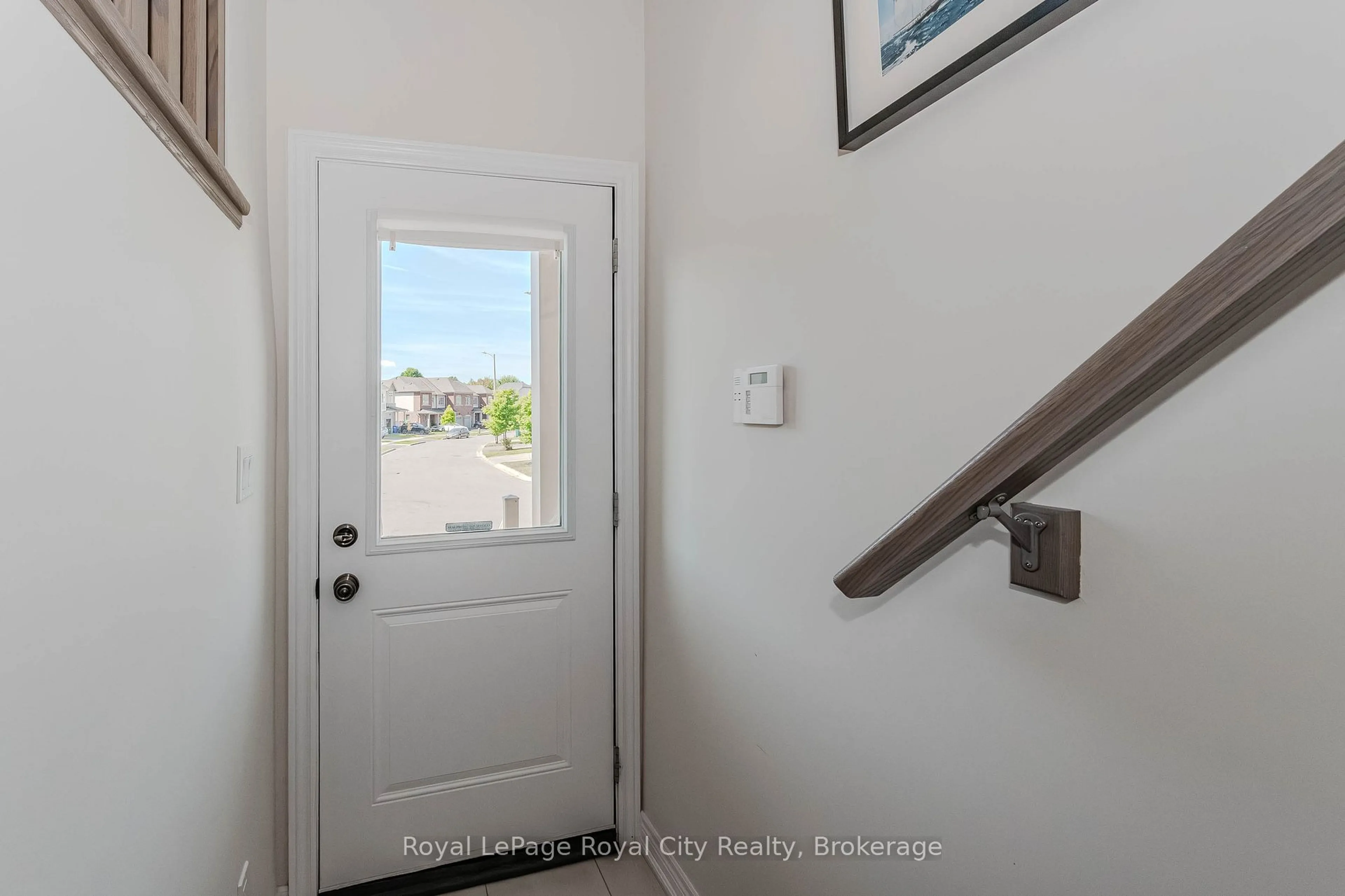 Indoor entryway for 168 Law Dr, Guelph Ontario N1E 0E7