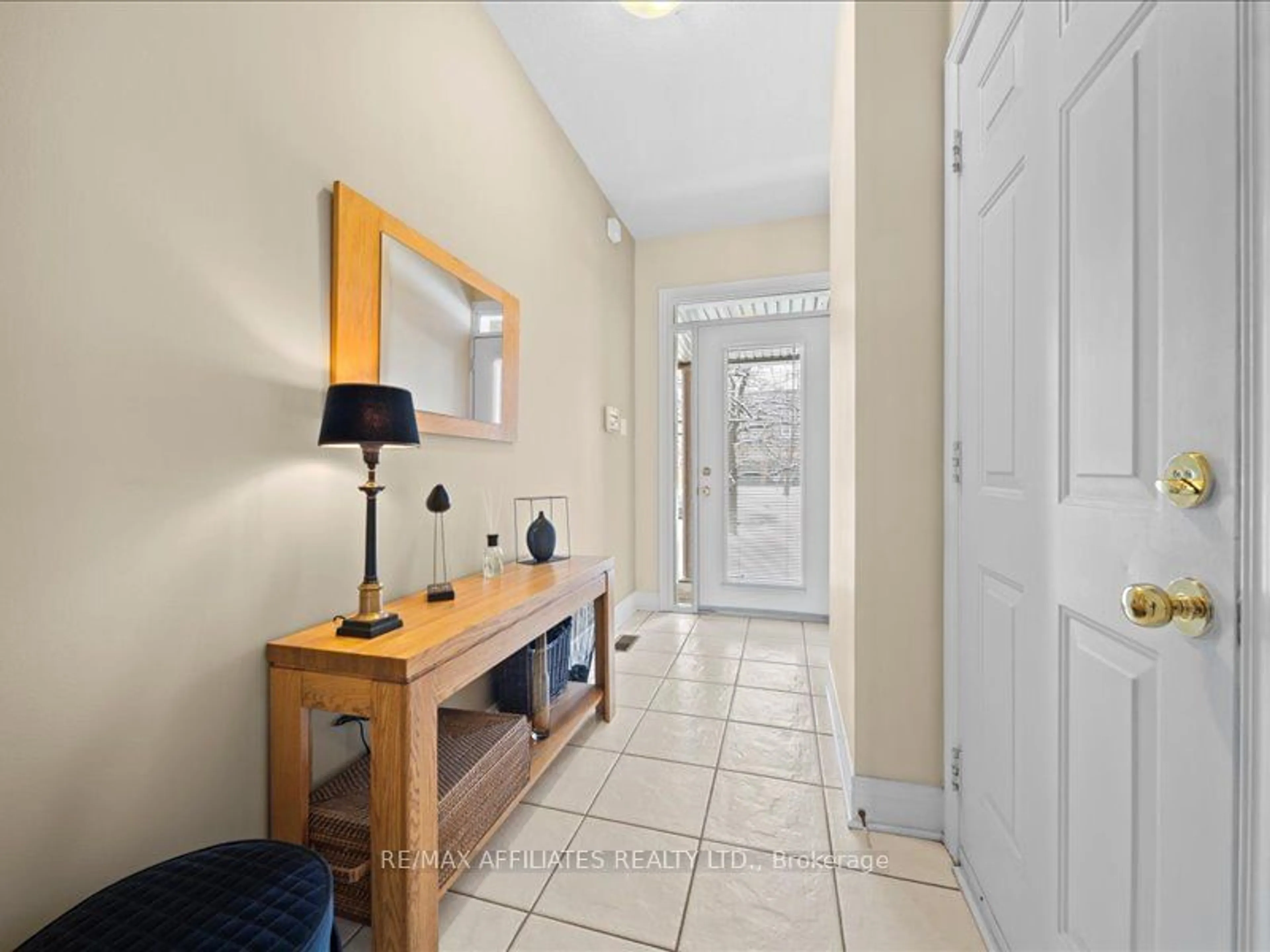 Indoor entryway for 46 Kings Landing Pt, Glebe - Ottawa East and Area Ontario K1S 5P8