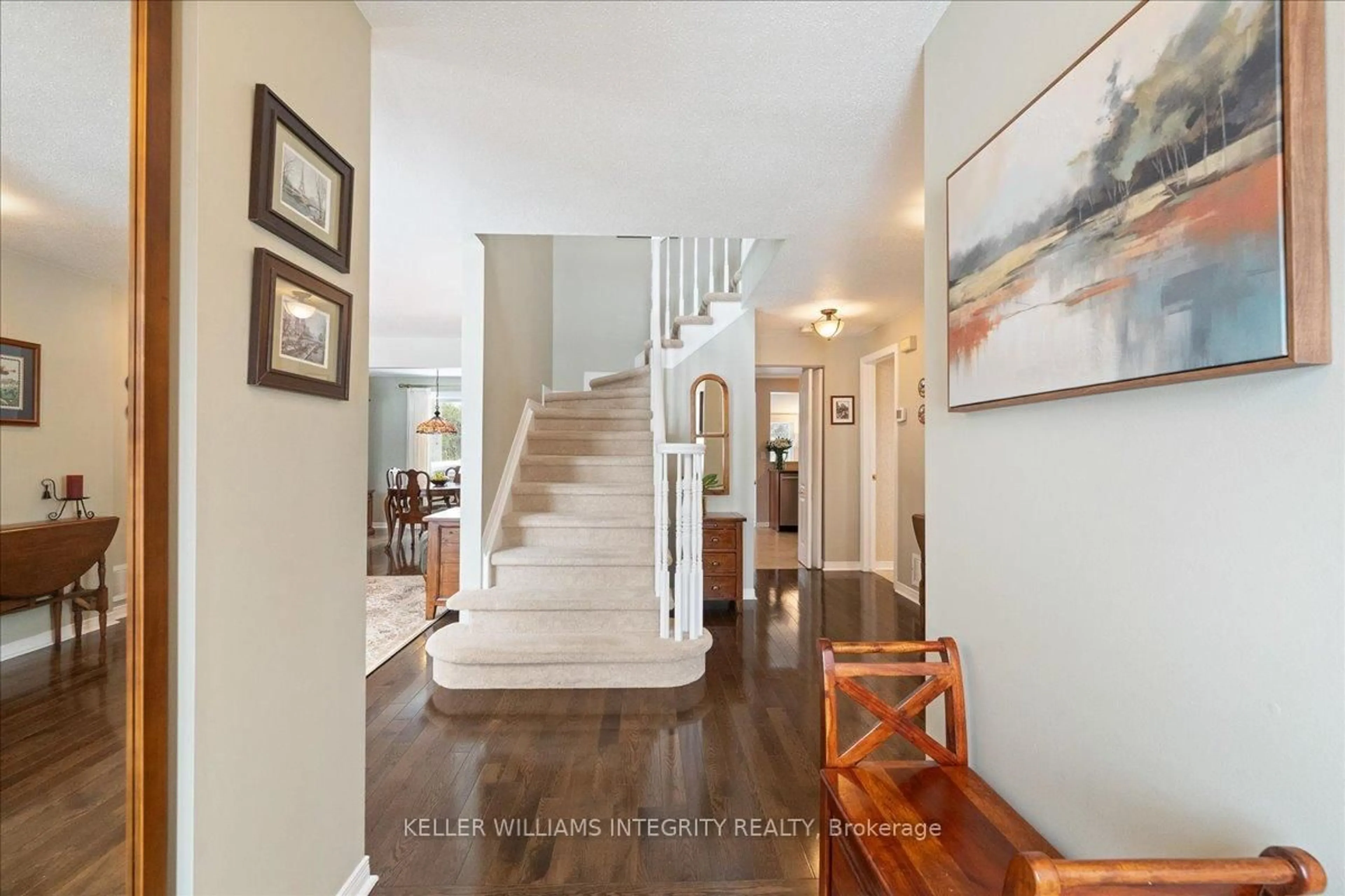 Indoor entryway for 1955 Boake St, Orleans - Cumberland and Area Ontario K4A 3K1