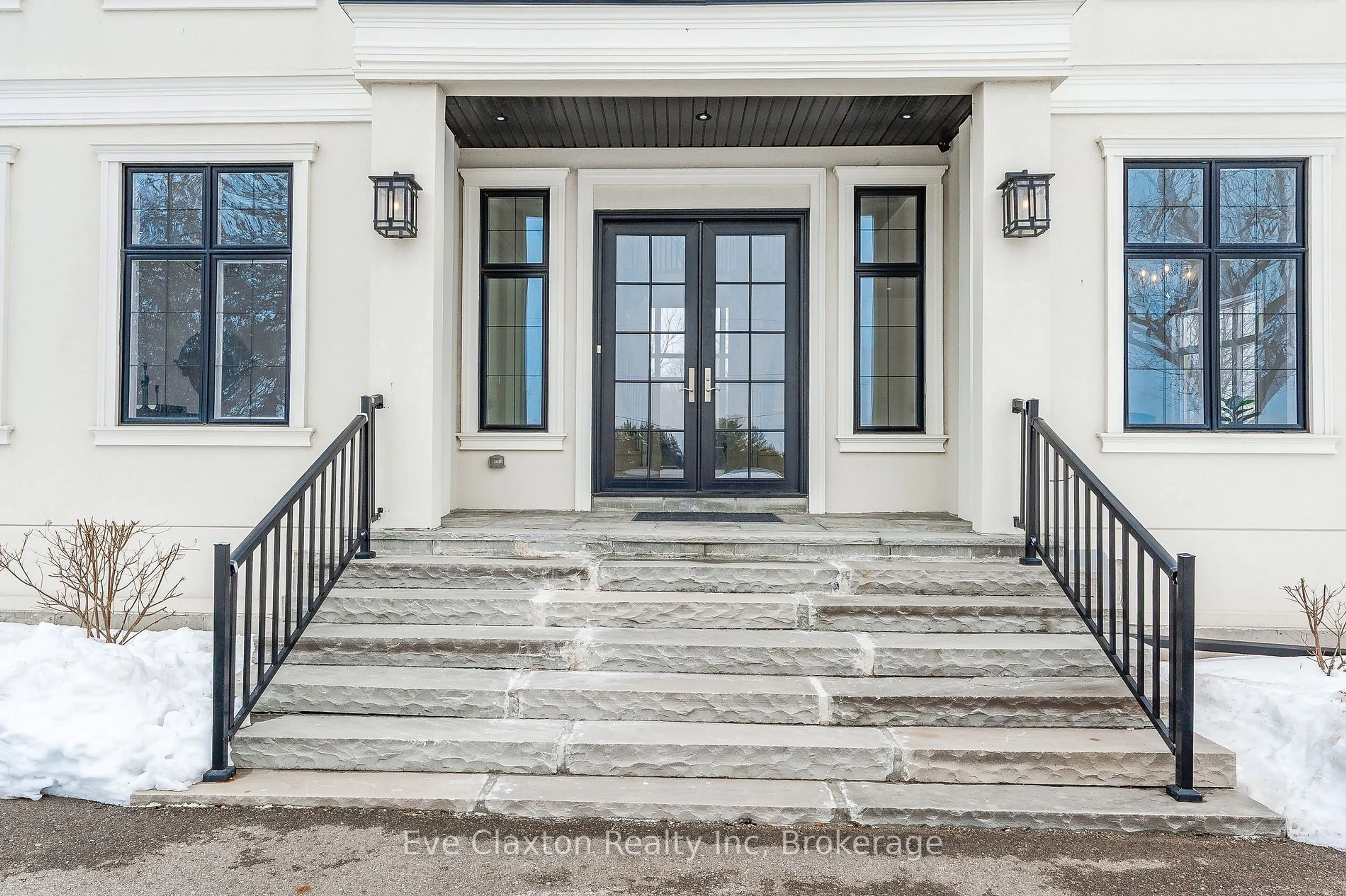 Indoor entryway for 4507 Wellington Rd. 32, Puslinch Ontario N3C 2V4