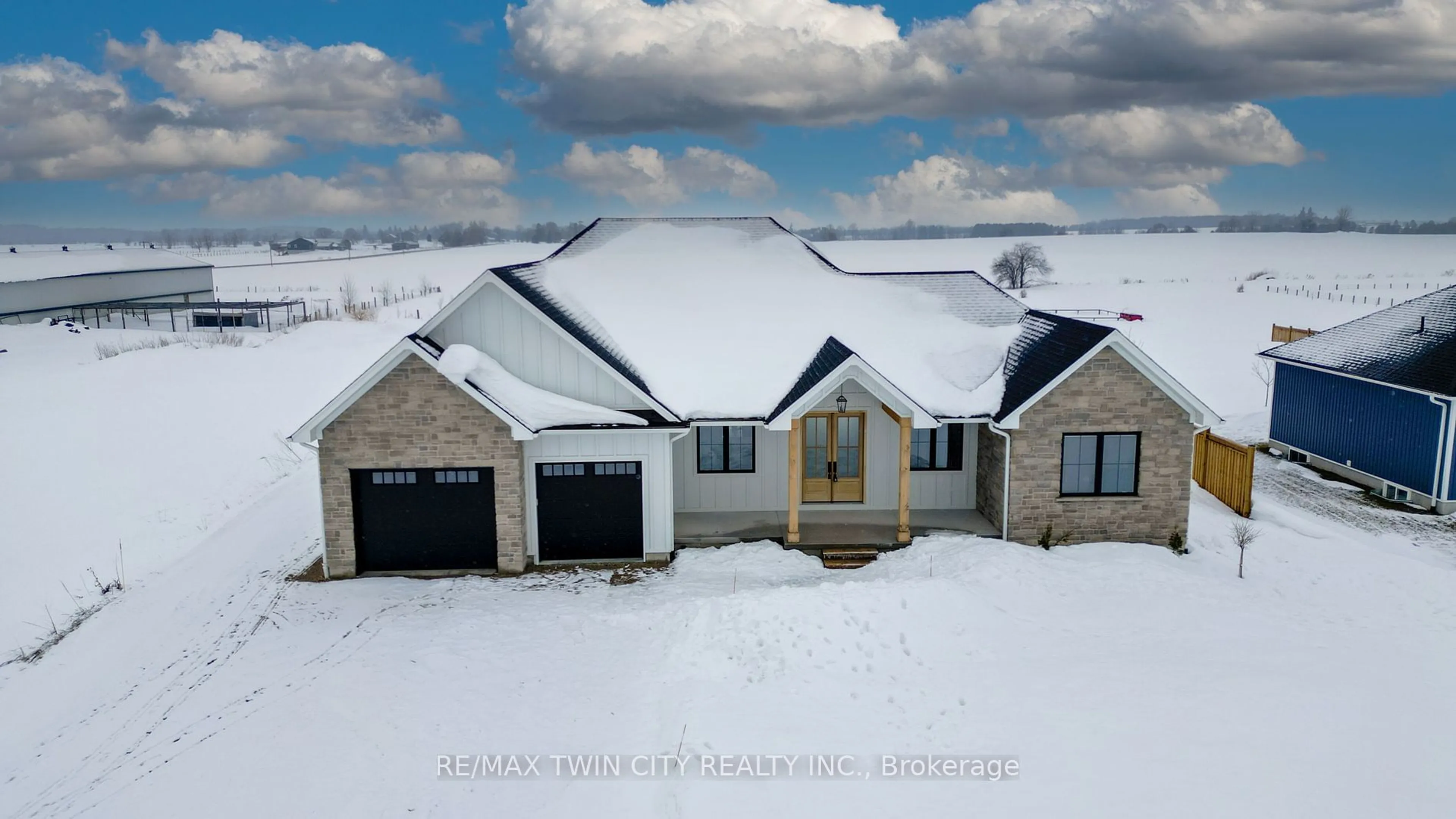 A pic from outside/outdoor area/front of a property/back of a property/a pic from drone, unknown for 84337 KENT Line, Huron East Ontario N0G 1H0