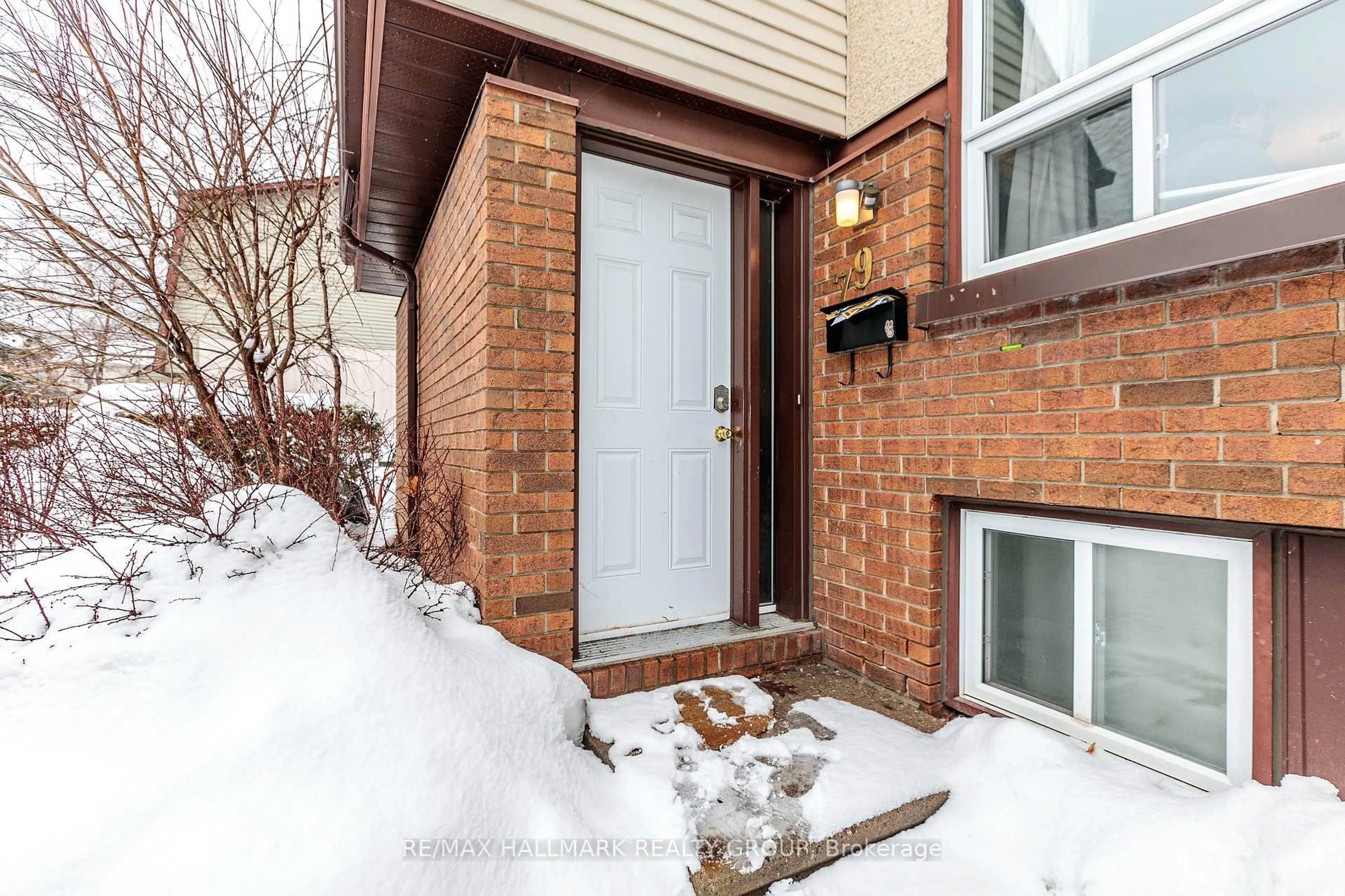 Indoor entryway for 79 Pixley #115, Alta Vista and Area Ontario K1G 4C3