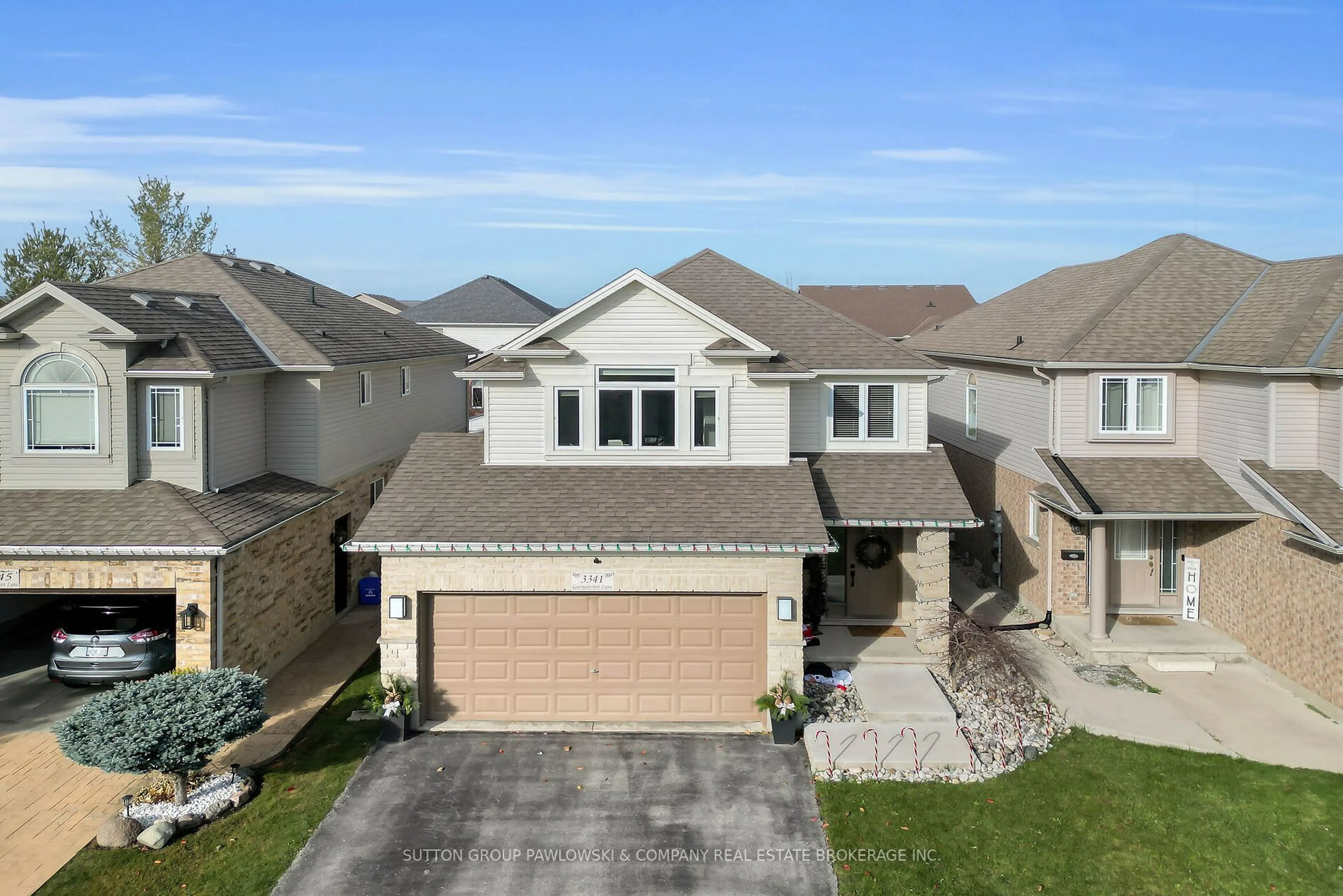 A pic from outside/outdoor area/front of a property/back of a property/a pic from drone, street for 3341 Georgeheriot Lane, London Ontario N6L 0A2