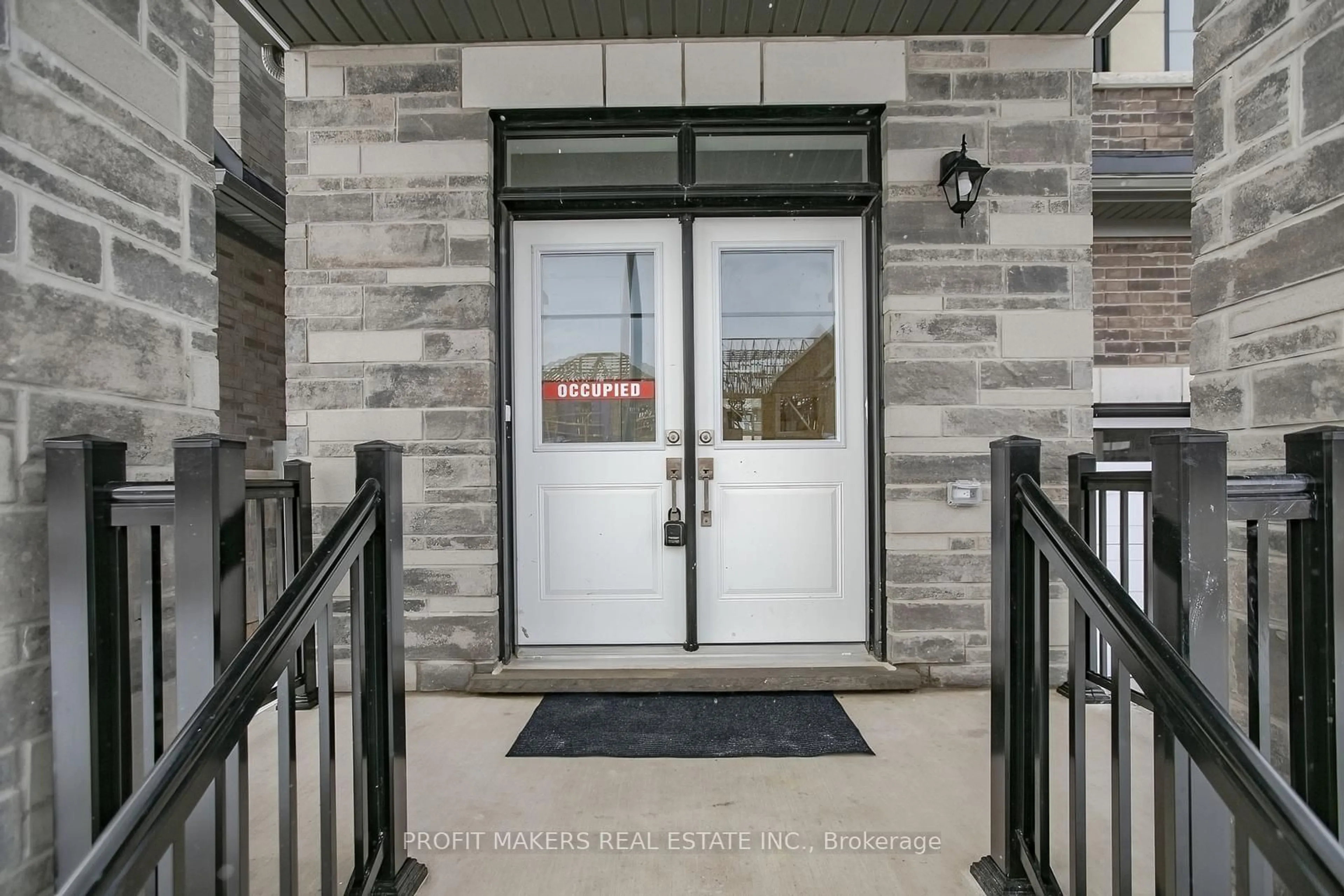 Indoor entryway for 35 Stanley Leitch Dr, Erin Ontario N0B 1T0