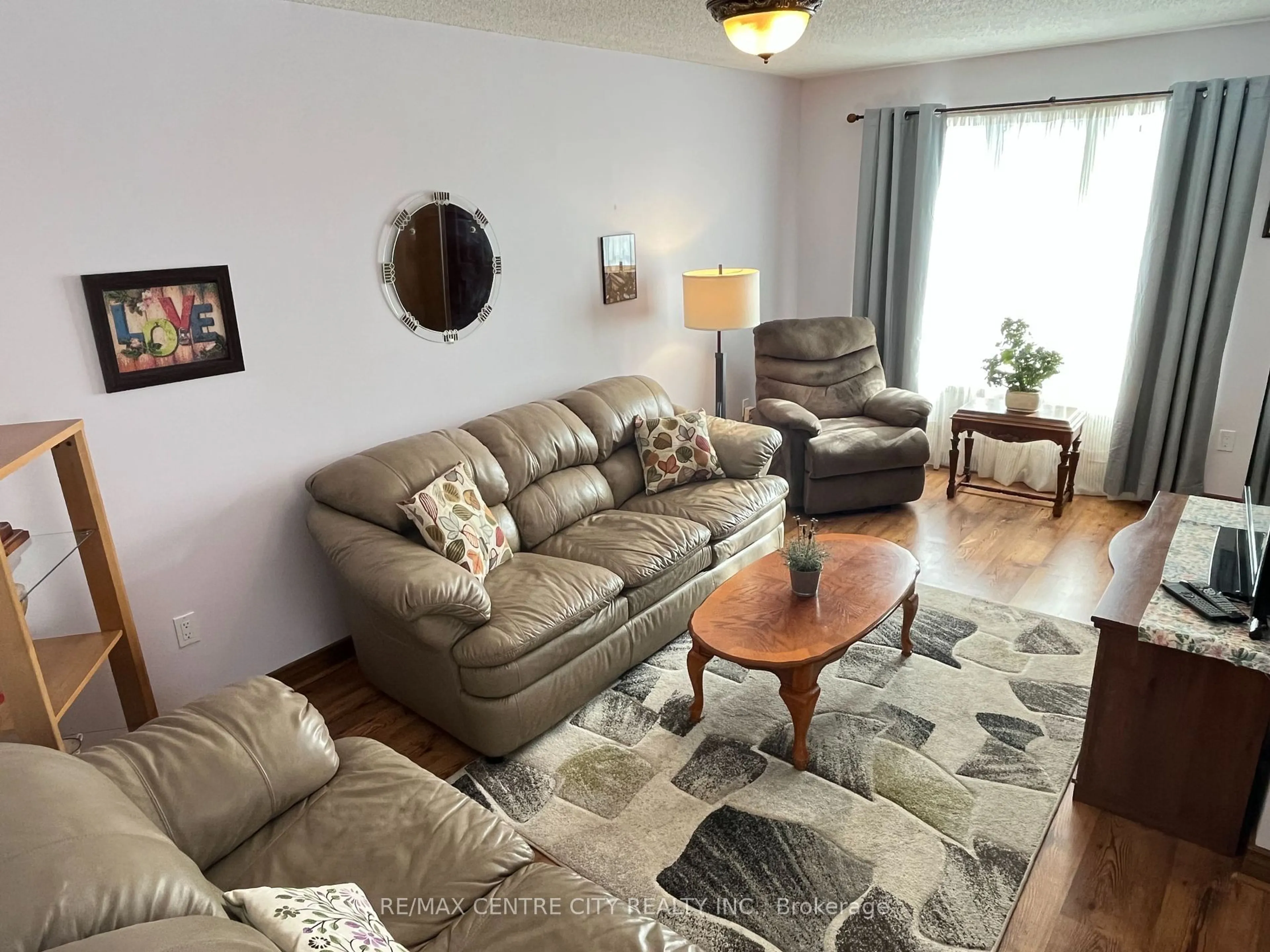 Living room with furniture, unknown for 71 Speight Cres, London Ontario N5V 3W6