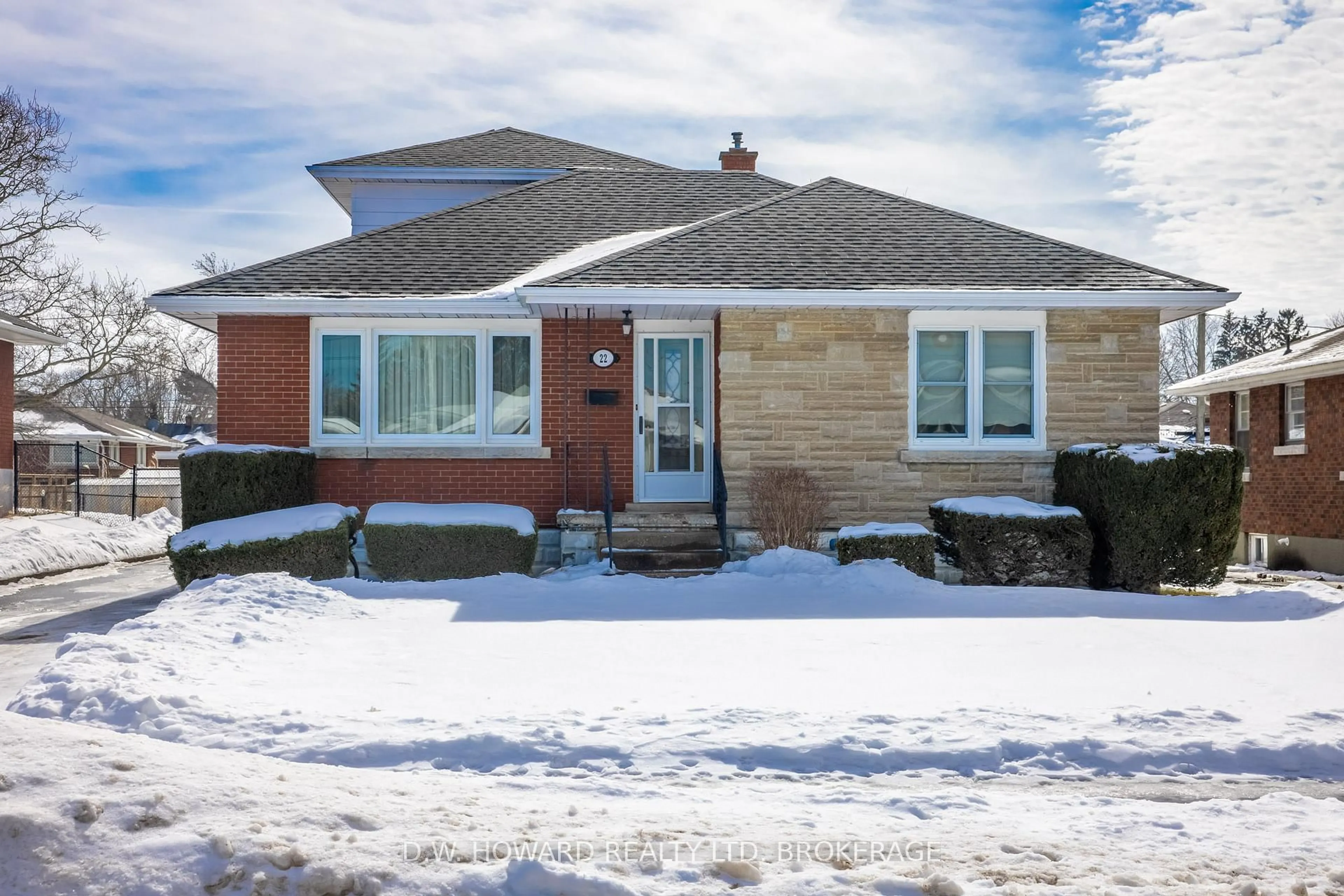 Home with brick exterior material, street for 22 South Cres, Port Colborne Ontario L3K 2X9