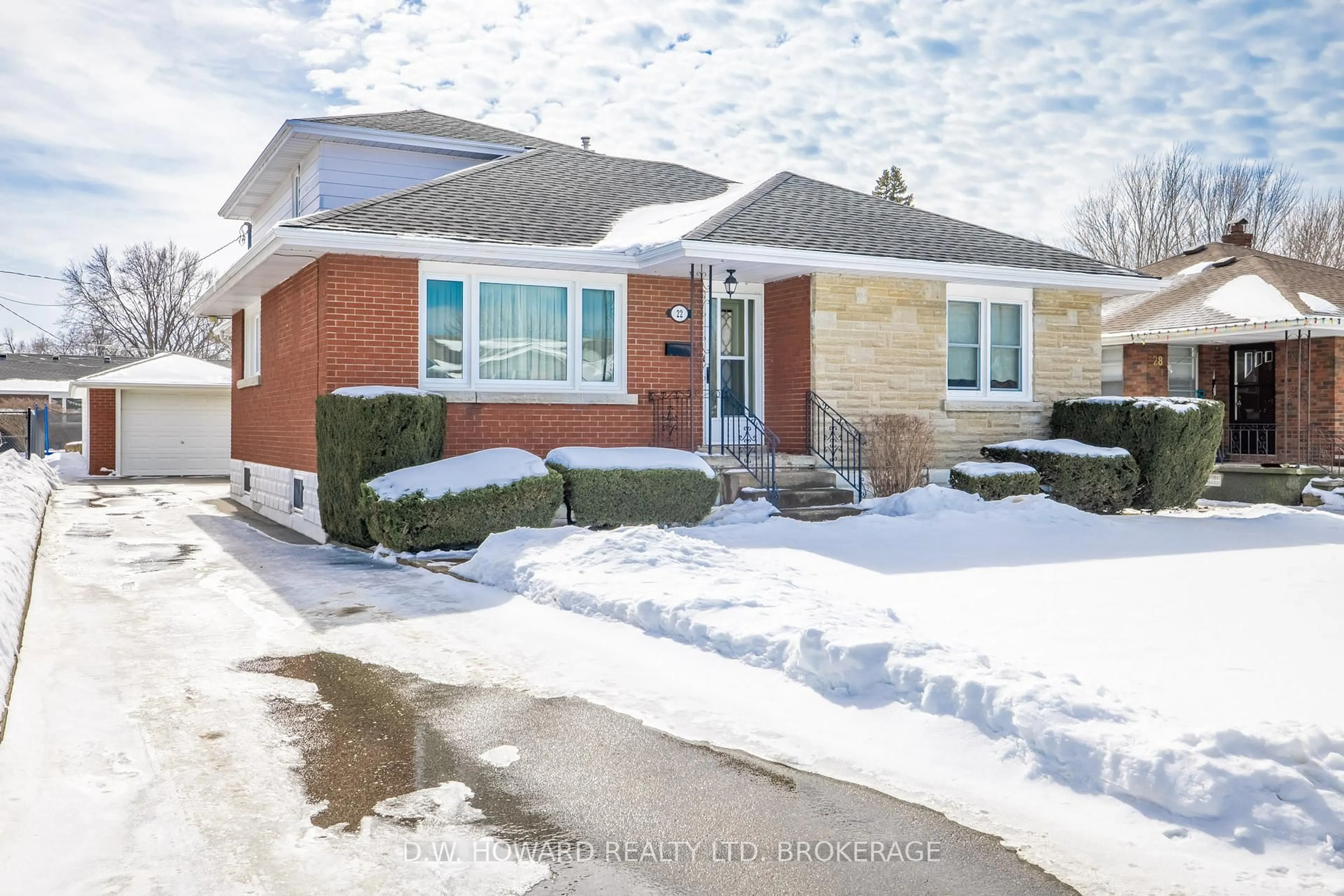 Home with brick exterior material, street for 22 South Cres, Port Colborne Ontario L3K 2X9