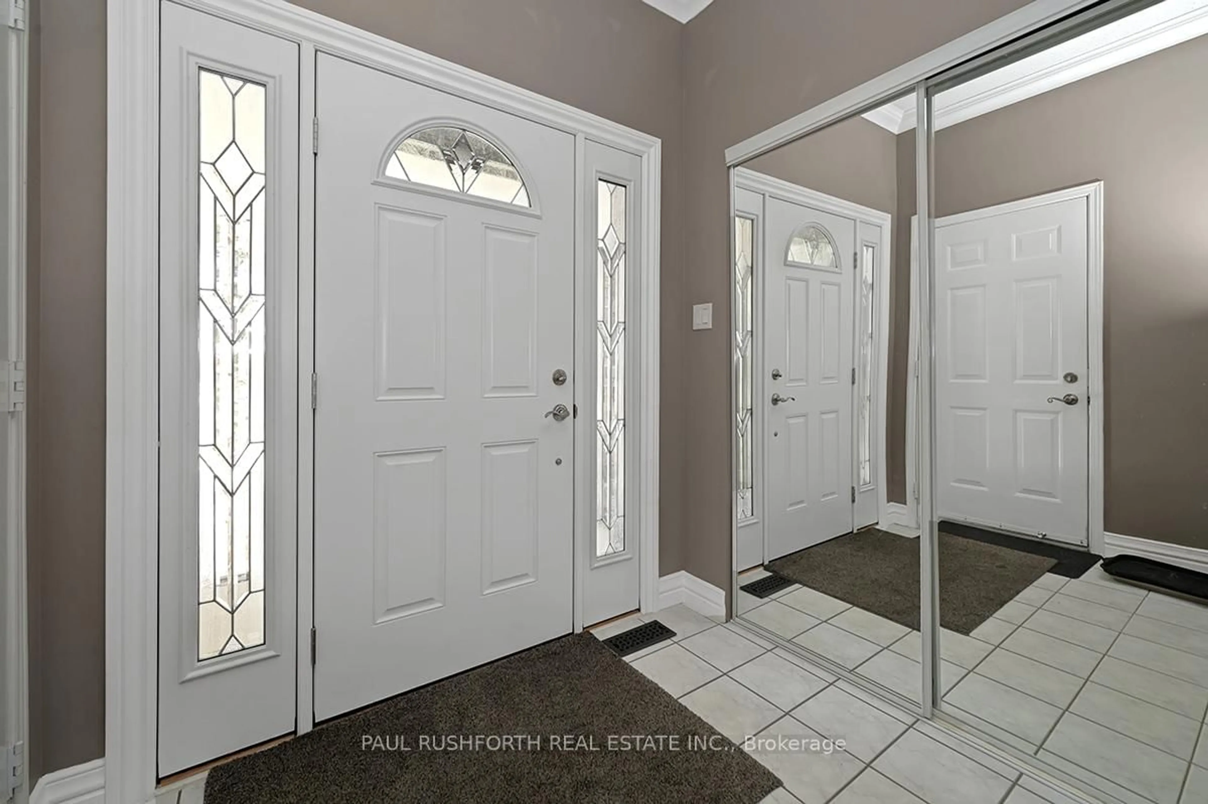 Indoor entryway for 94 Jackman Terr, Kanata Ontario K2L 4E1