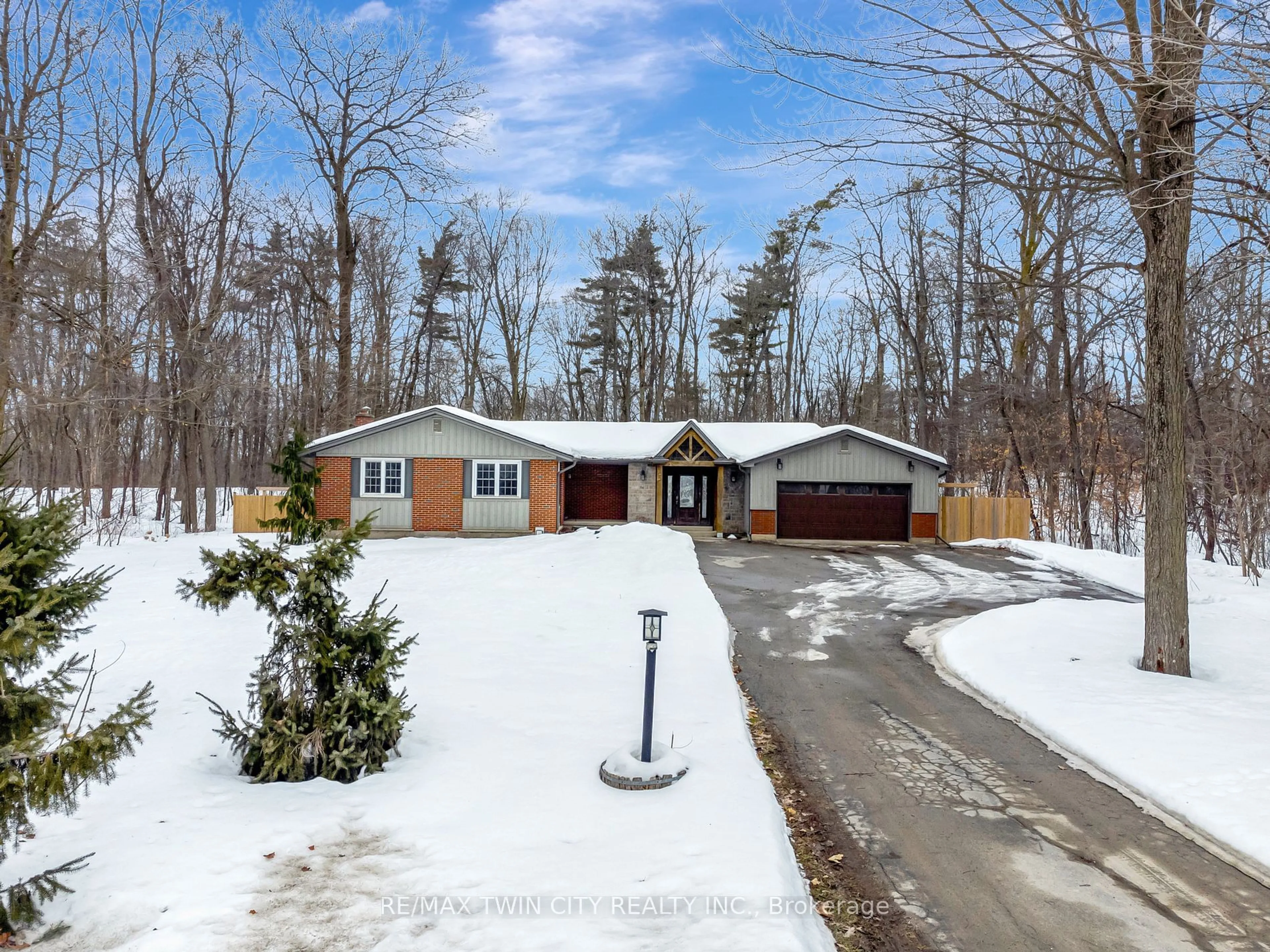 A pic from outside/outdoor area/front of a property/back of a property/a pic from drone, street for 1376 Cedar Creek Rd, North Dumfries Ontario N1R 5S5