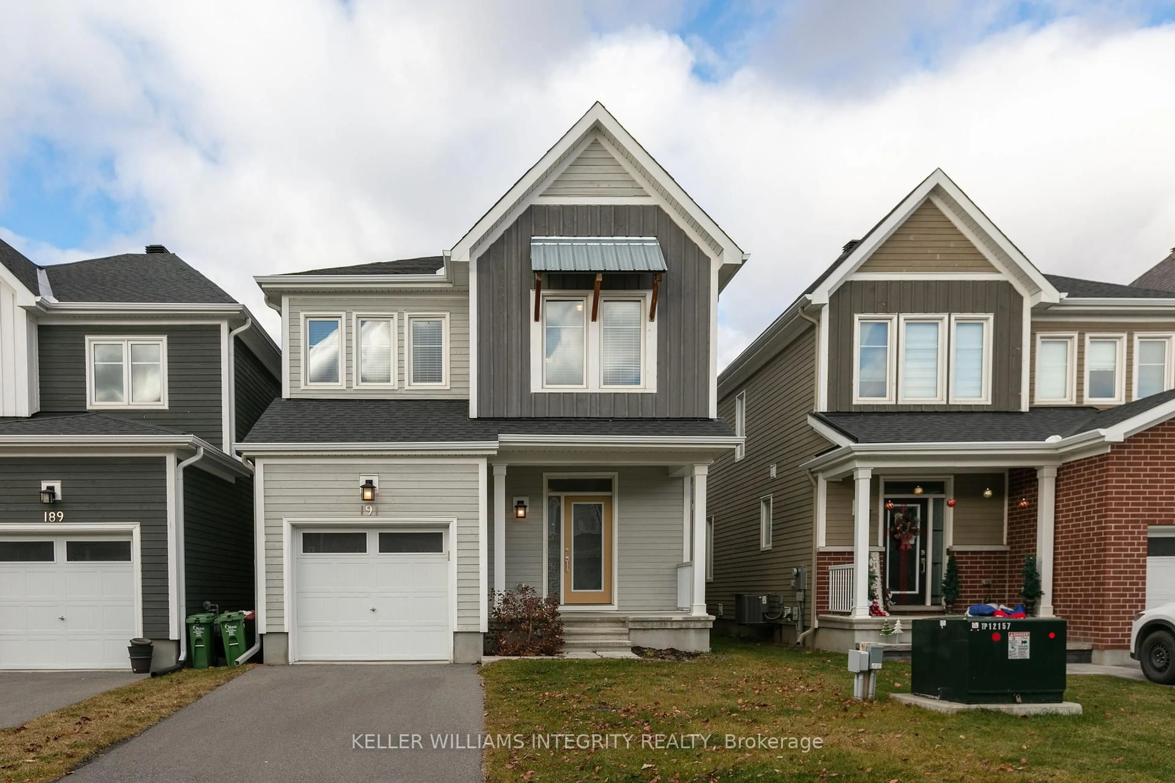 Home with vinyl exterior material, street for 191 Equitation Circ, Stittsville - Munster - Richmond Ontario K0A 2Z0