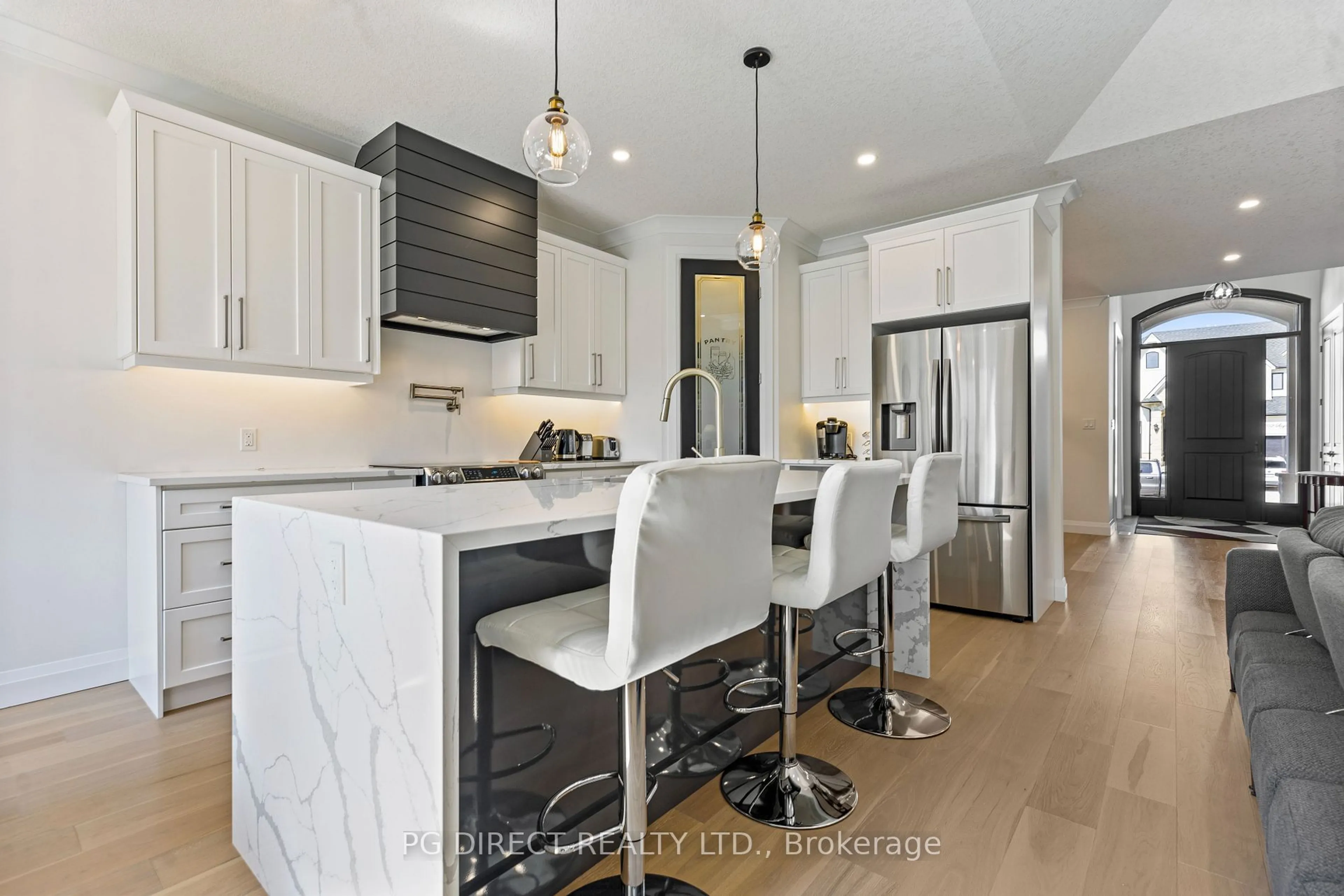 Contemporary kitchen, ceramic/tile floor for 4099 Sugarmaple Crossing N/A, London Ontario N6P 1A4