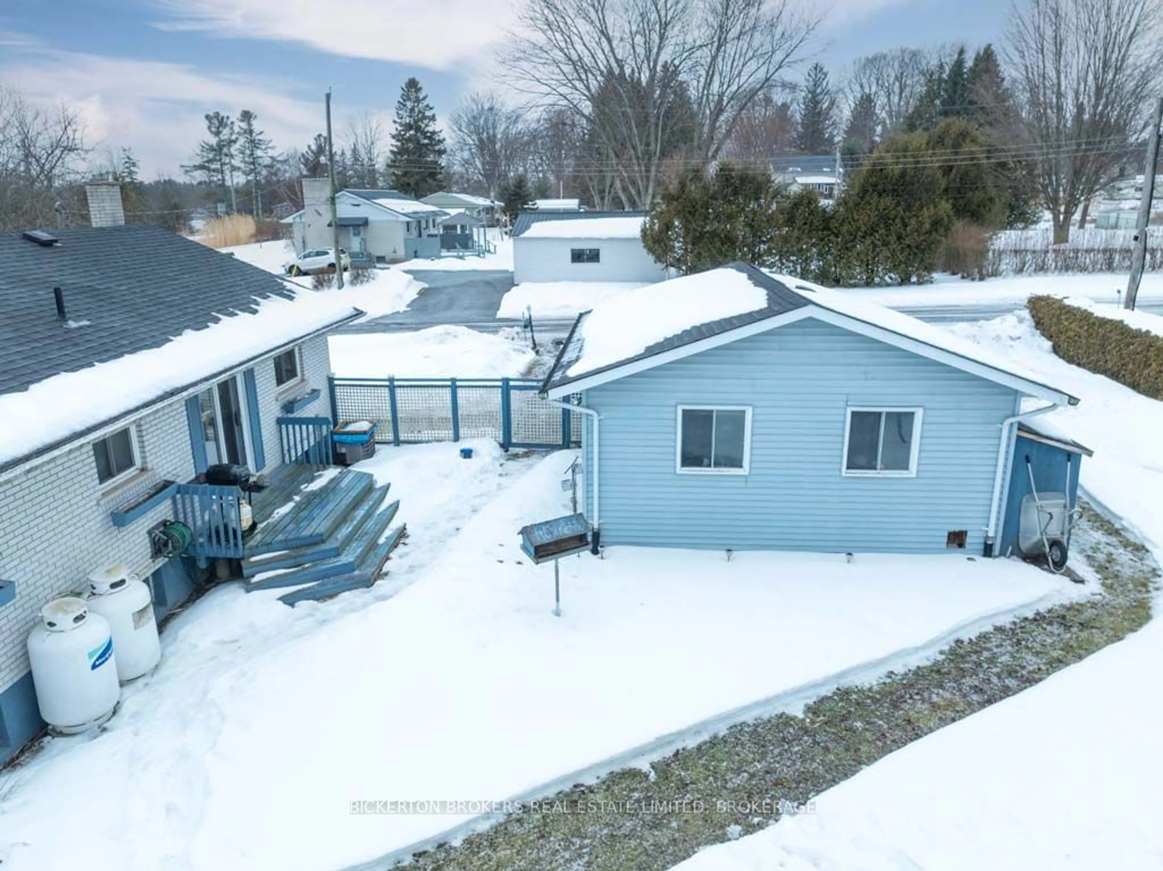 A pic from outside/outdoor area/front of a property/back of a property/a pic from drone, street for 11 Ferguson Lane, Leeds and the Thousand Islands Ontario K7G 2V5