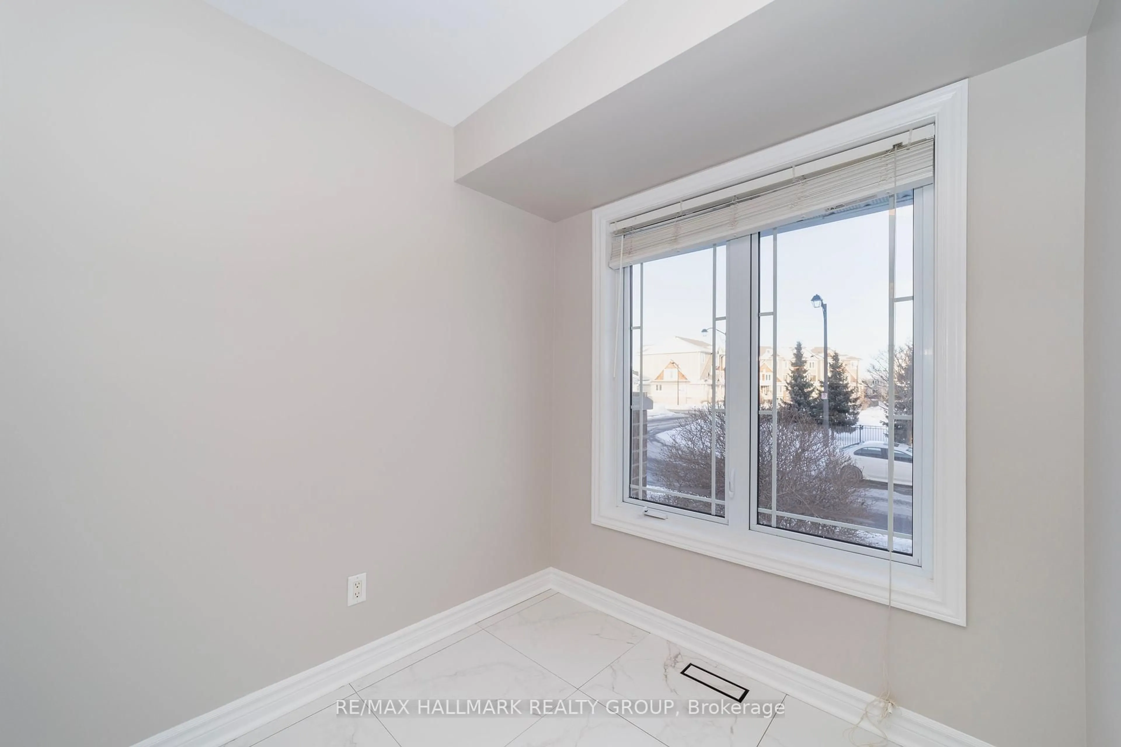 A pic of a room for 579 Lakeridge Dr, Orleans - Cumberland and Area Ontario K4A 0H4