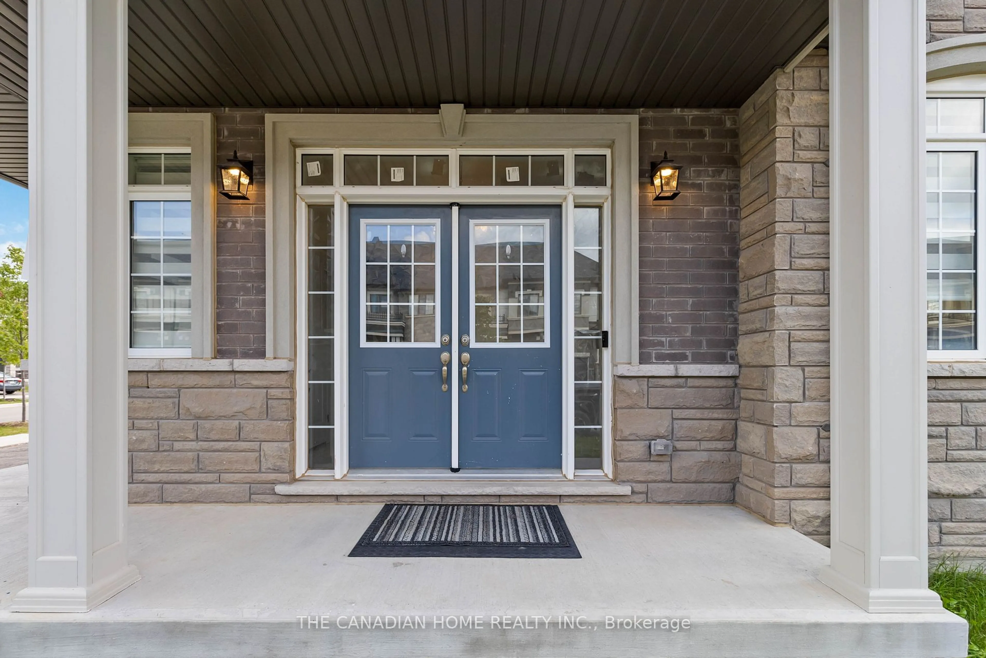 Indoor entryway for 45 Sleeth St, Brantford Ontario N3S 0J7