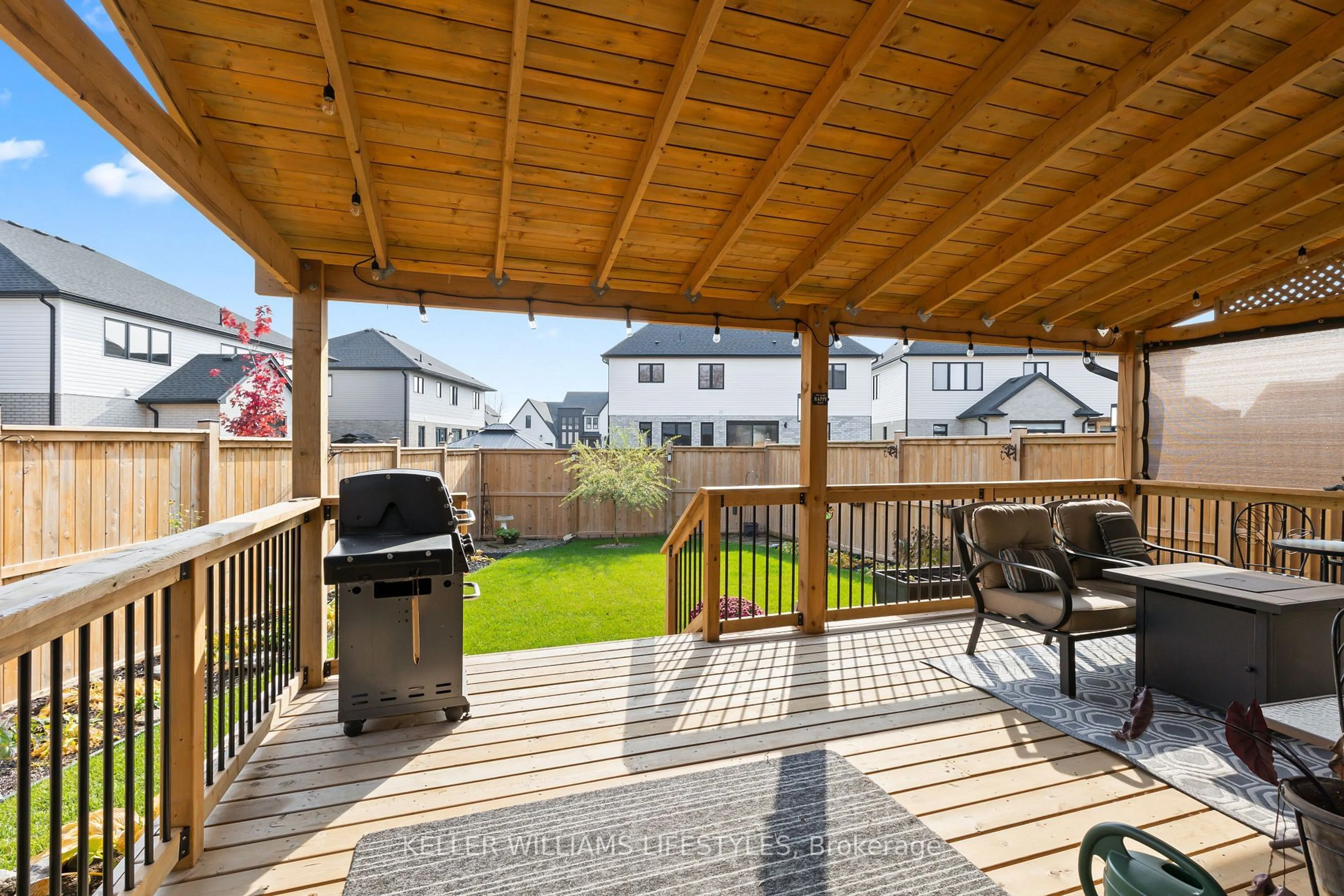 Patio, street for 114 ASPEN Circ, Thames Centre Ontario N0M 2P0