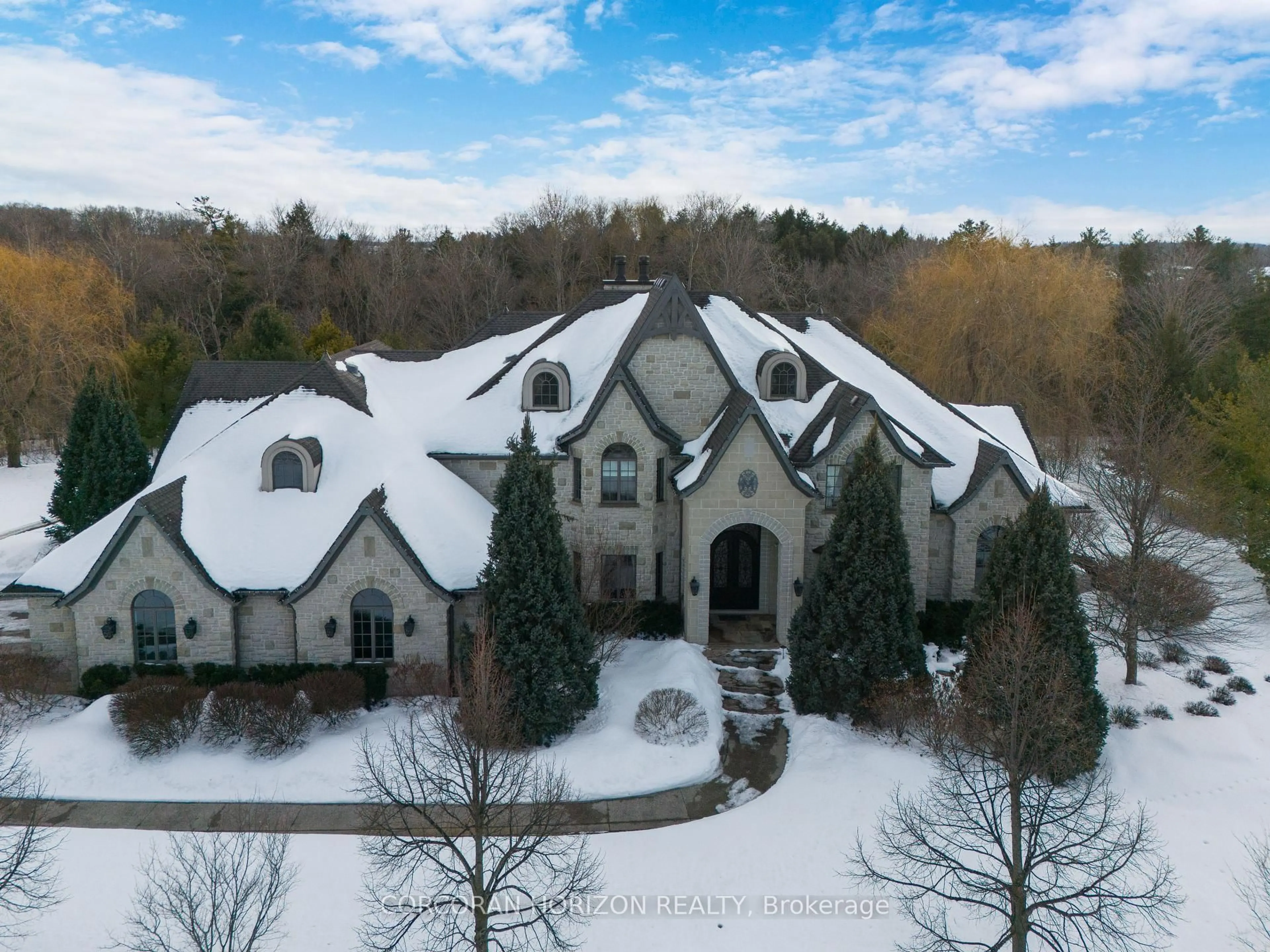 A pic from outside/outdoor area/front of a property/back of a property/a pic from drone, mountain view for 87 John Bricker Rd, Cambridge Ontario N3H 4R8