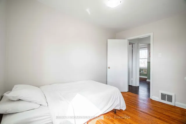 Additional property image - 2279 King St