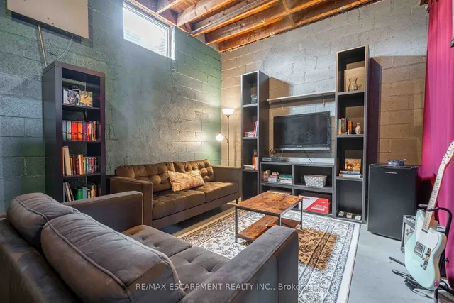 Additional property image - 2279 King St