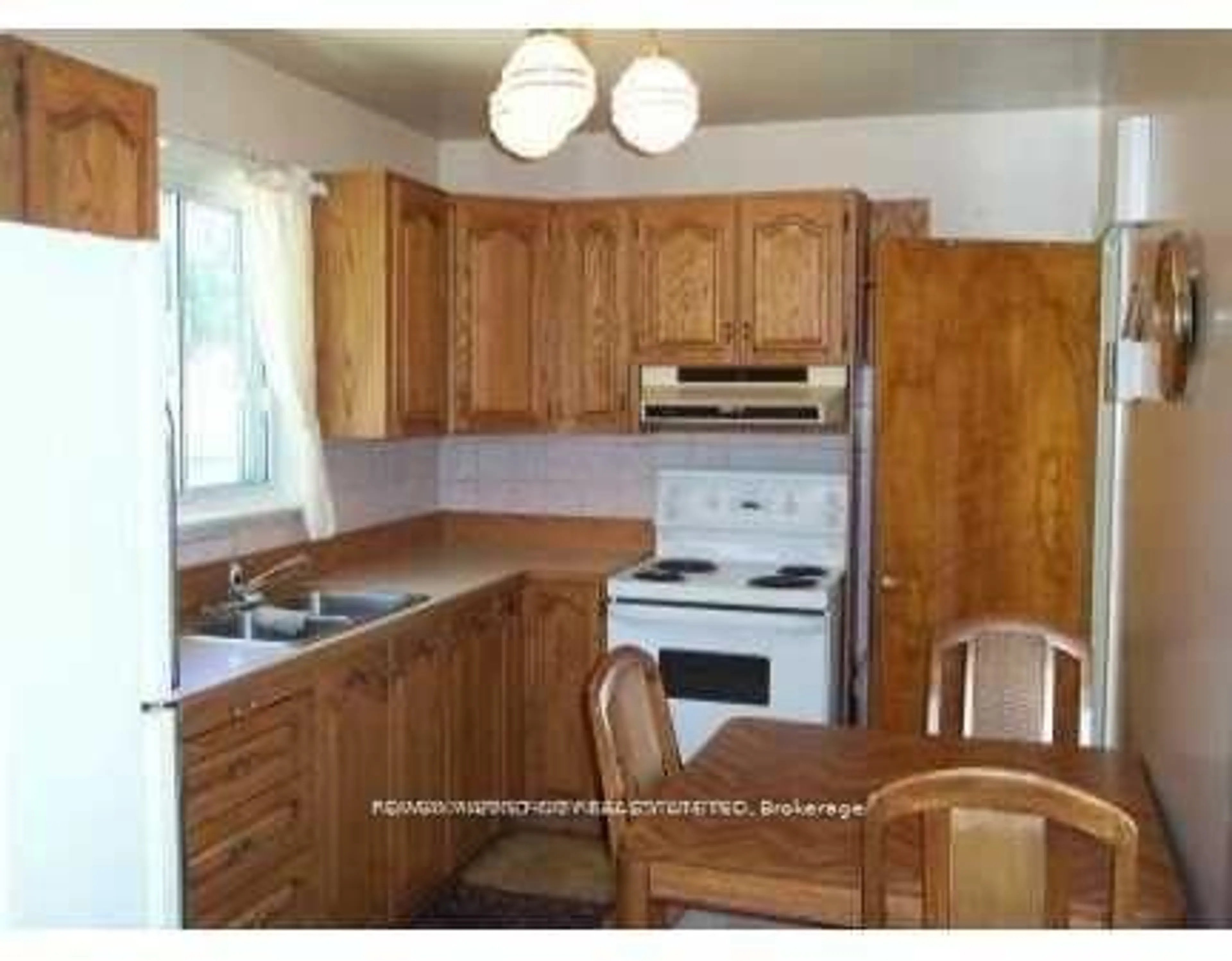 Standard kitchen, wood/laminate floor for 320 FULLERTON Ave, Overbrook - Castleheights and Area Ontario K1K 1K3