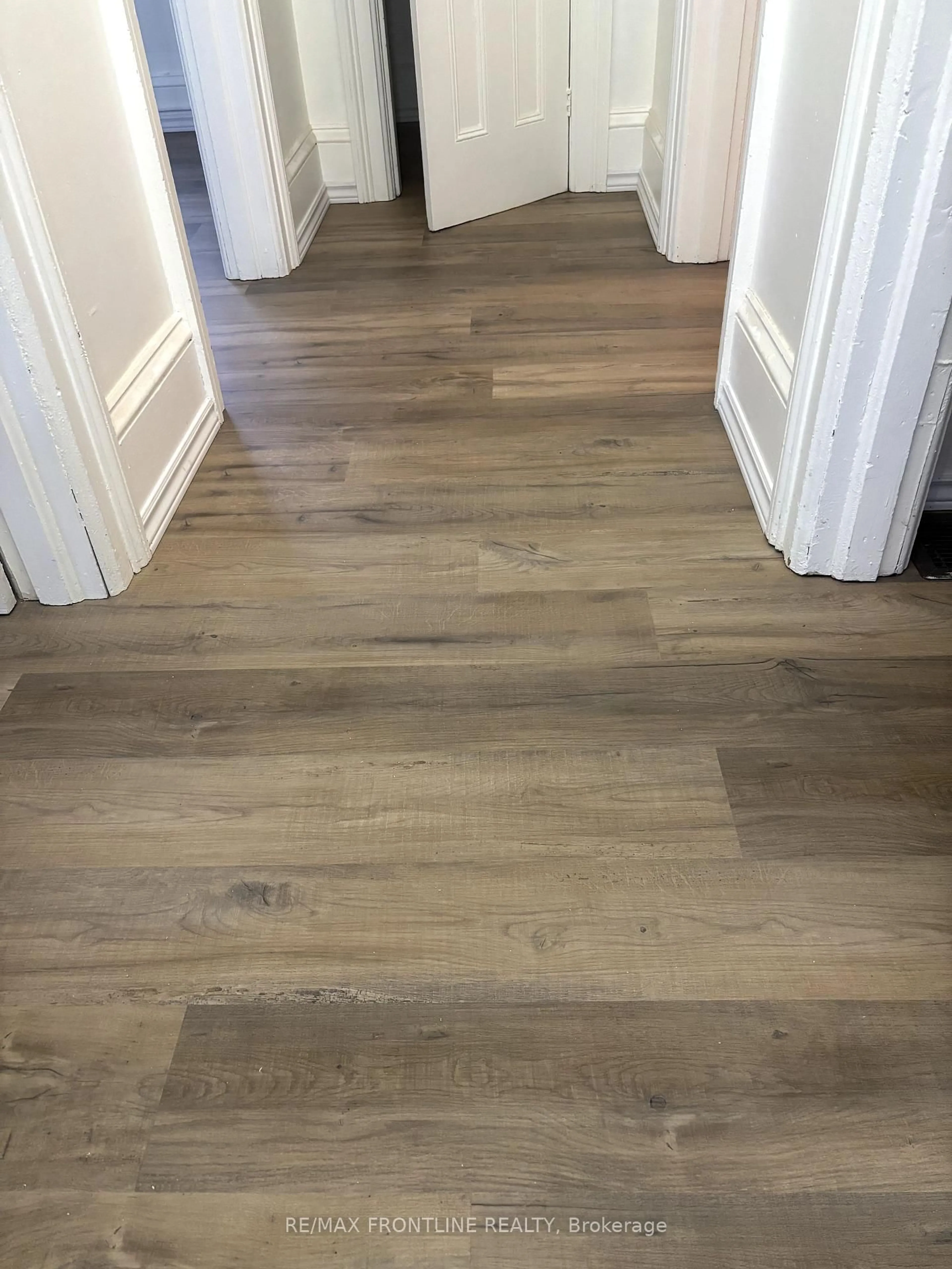 Indoor entryway for 44 Drummond St, Perth Ontario K7H 1G2