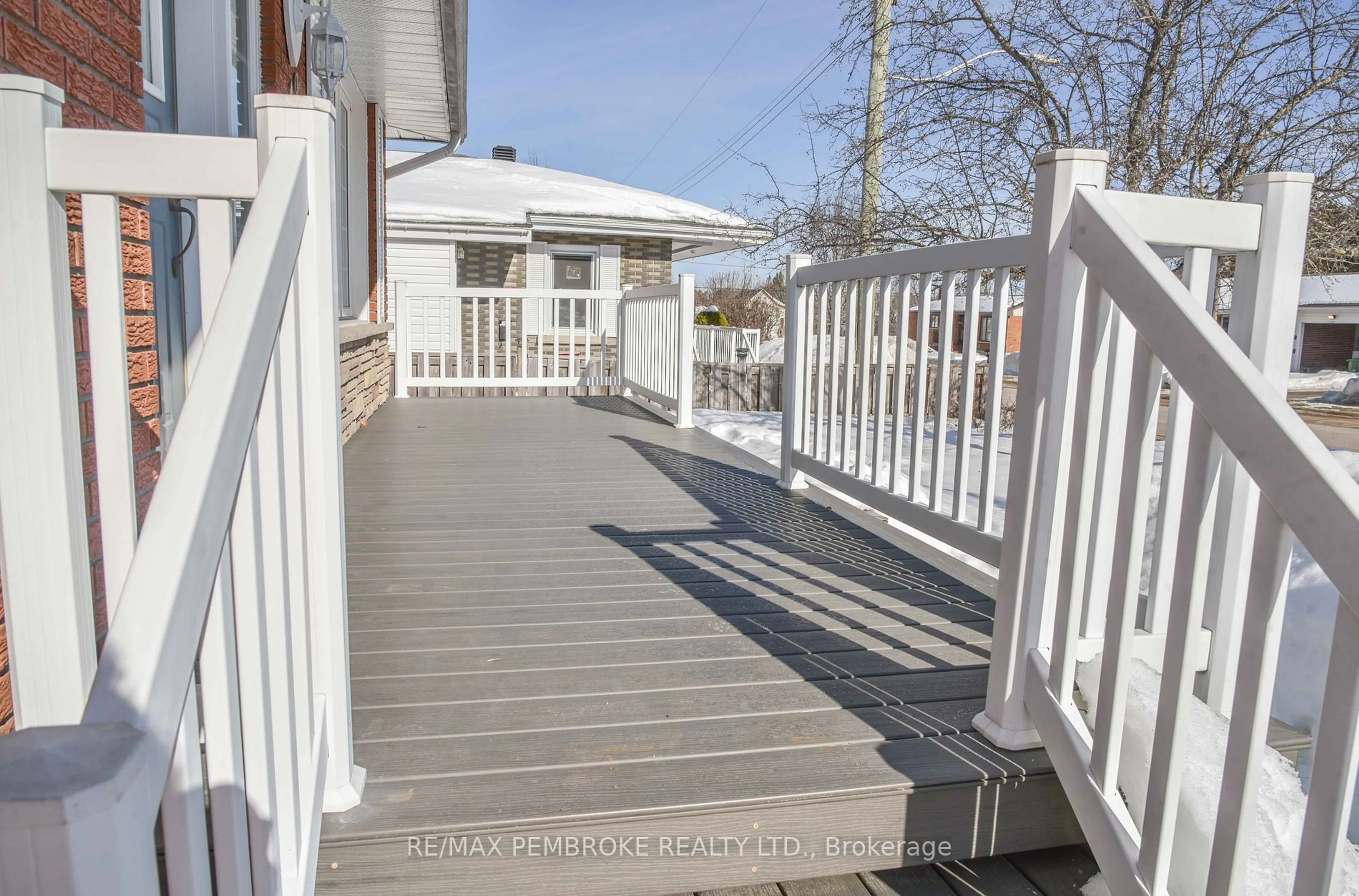 Patio, street for 19 Ethel St, Petawawa Ontario K8H 2B9