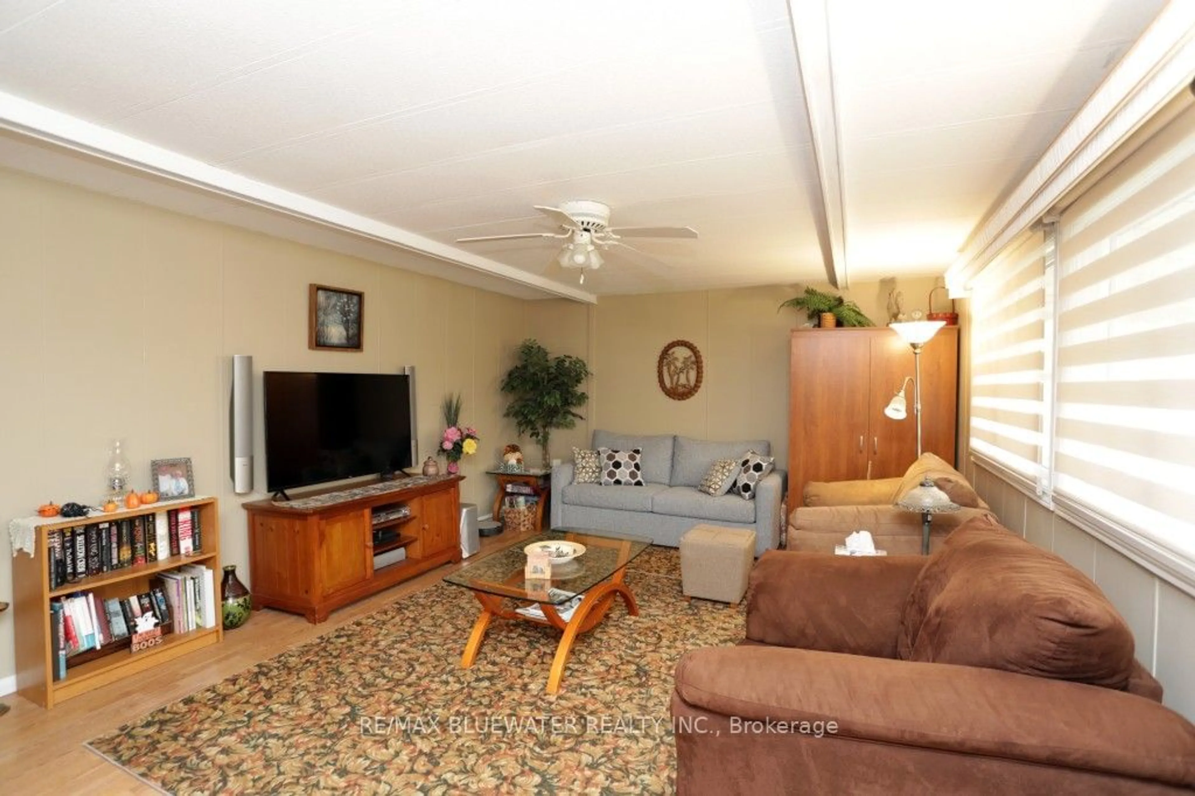 Living room with furniture, unknown for 83 Dunes Dr, Lambton Shores Ontario N0M 1T0