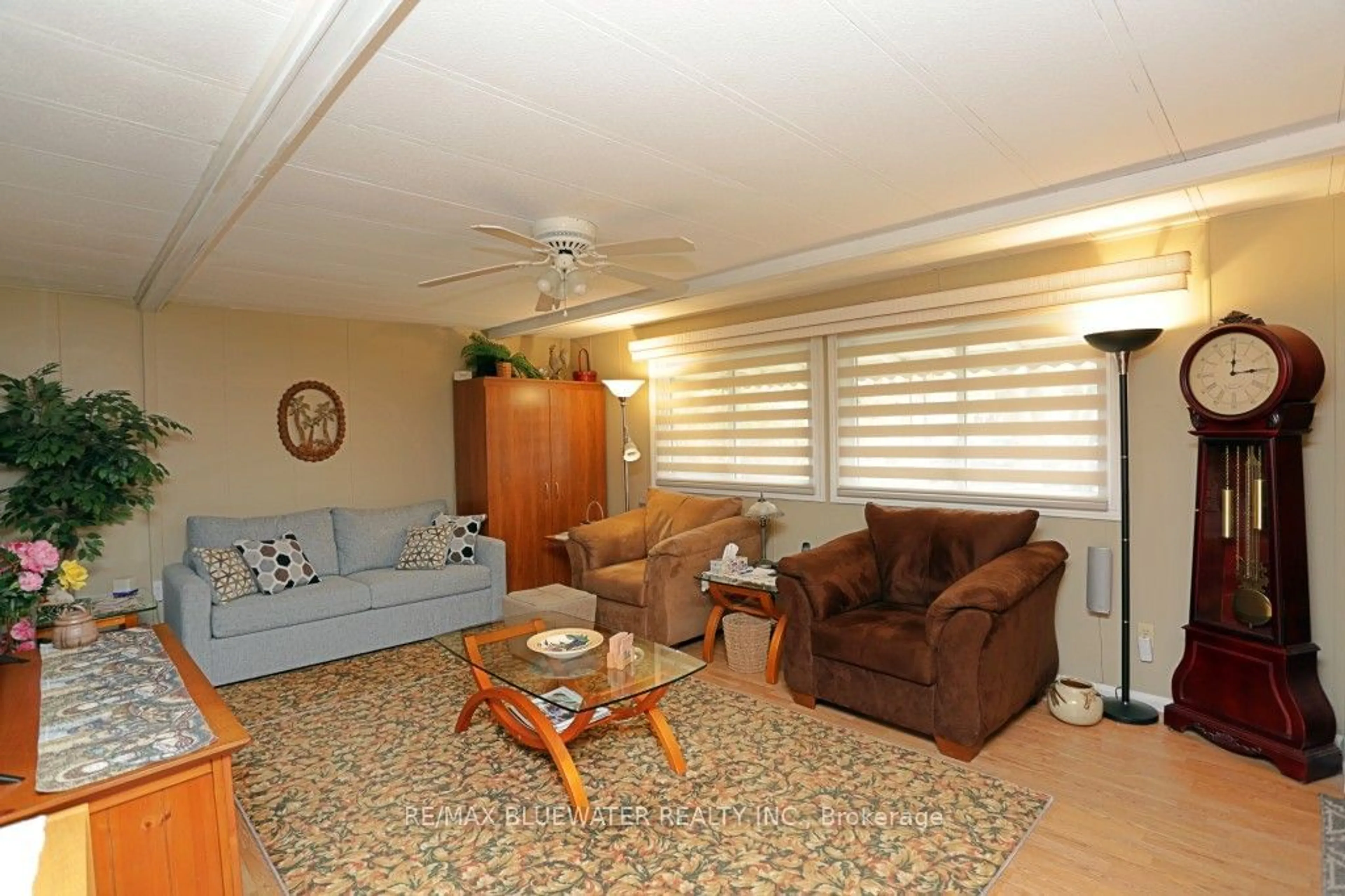 Living room with furniture, unknown for 83 Dunes Dr, Lambton Shores Ontario N0M 1T0