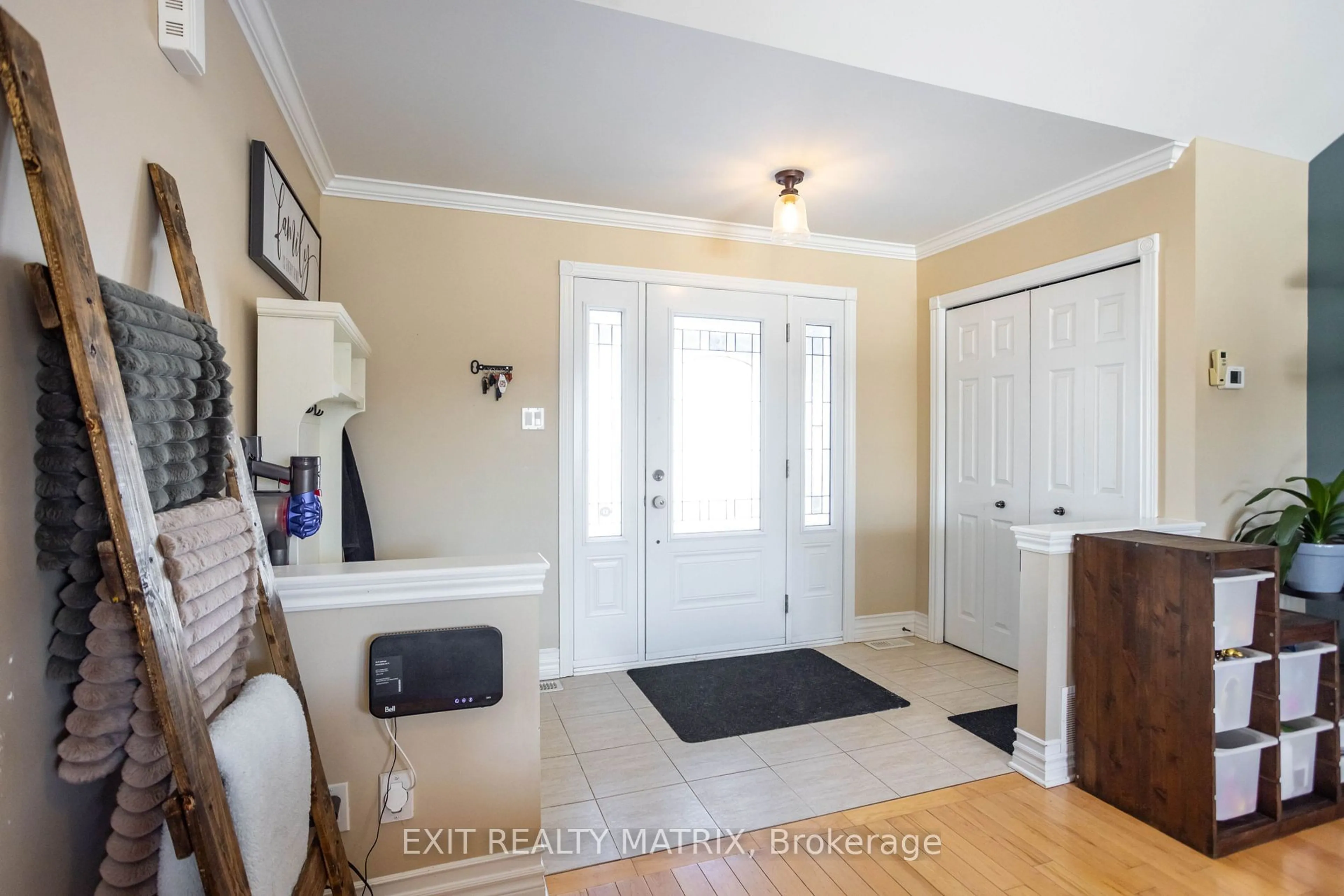 Indoor entryway for 862 Oceane St, The Nation Ontario K0A 2M0