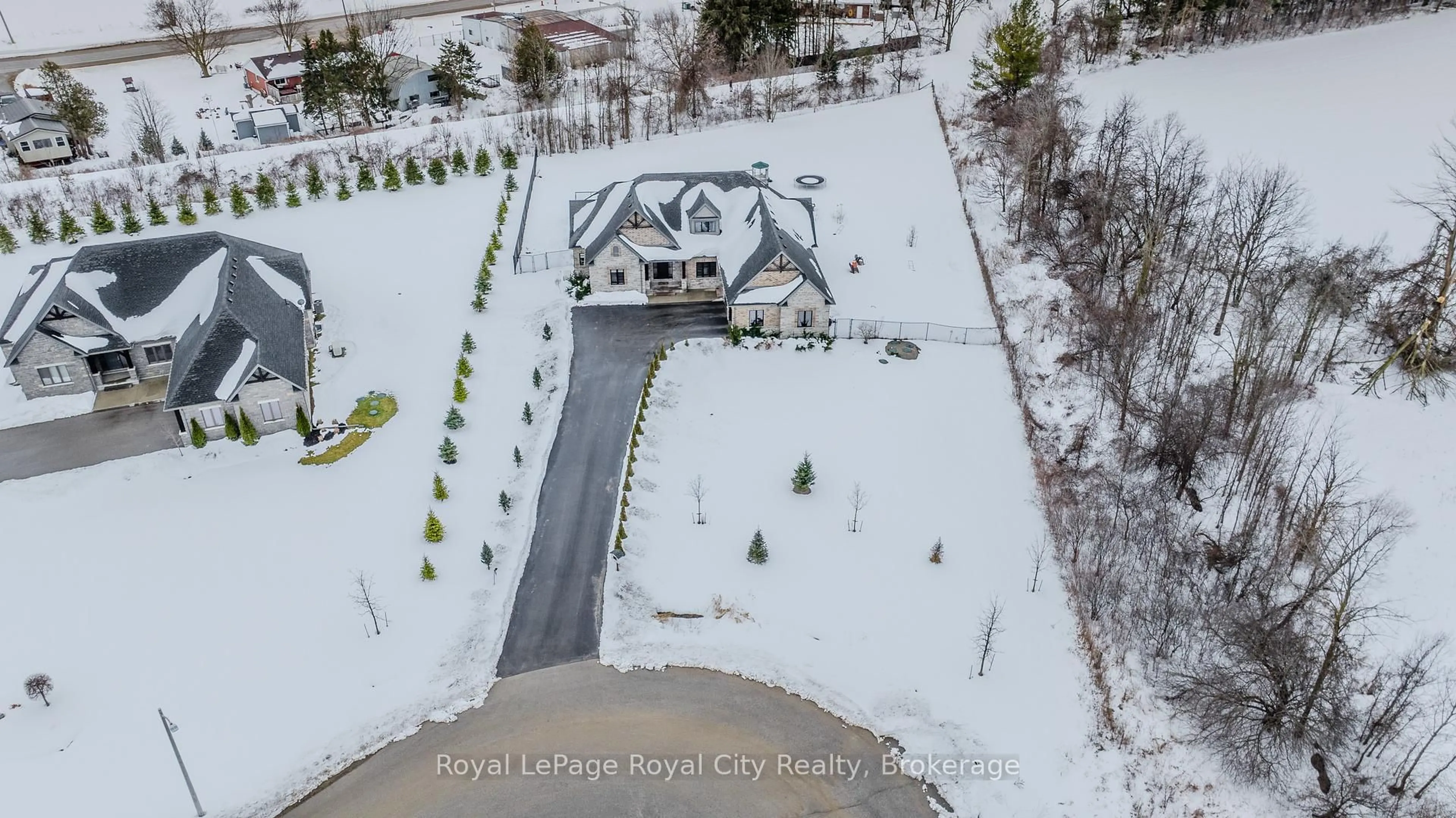 A pic from outside/outdoor area/front of a property/back of a property/a pic from drone, unknown for 67 Ariss Glen Dr, Guelph/Eramosa Ontario N0B 1B0