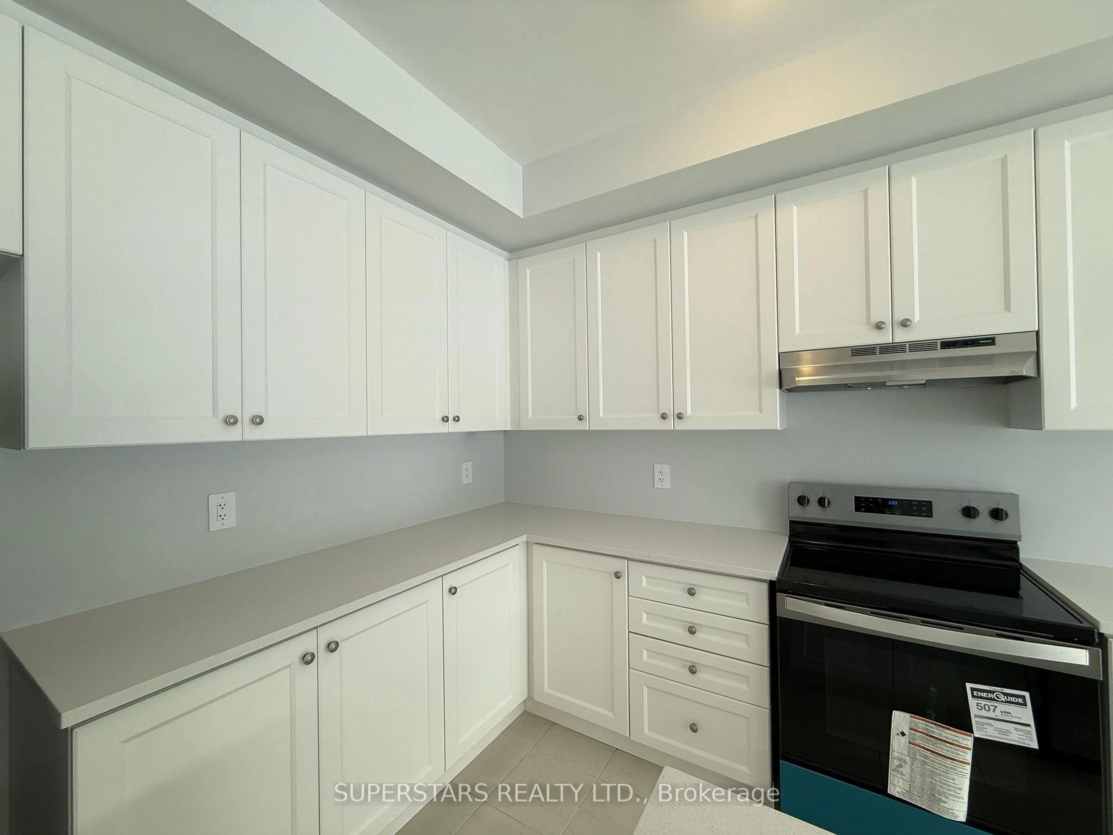 Standard kitchen, unknown for 5 Keenan St, Kawartha Lakes Ontario K9V 6A1