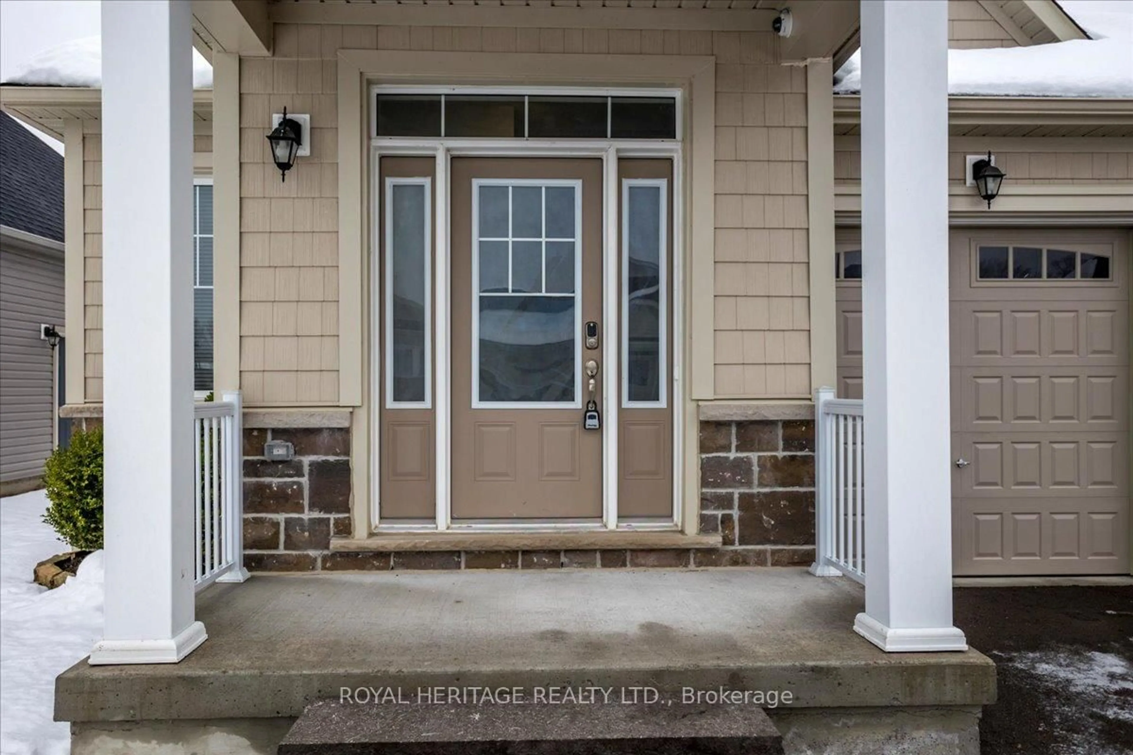 Indoor entryway for 22 Sedona Crt, Kawartha Lakes Ontario K0M 1A0