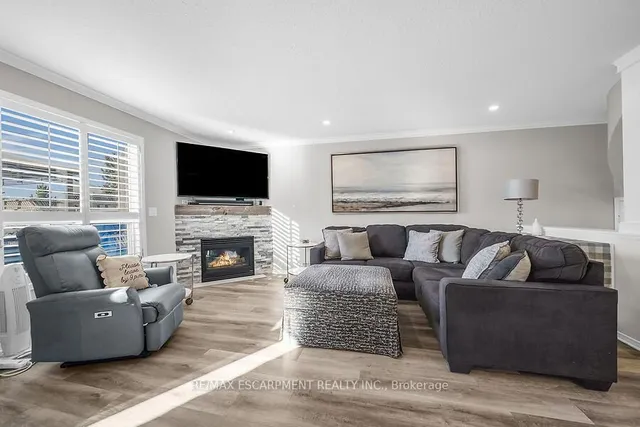 Additional property image - 104 FOXBOROUGH Dr