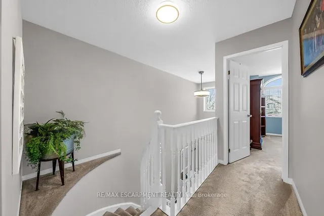 Additional property image - 104 FOXBOROUGH Dr
