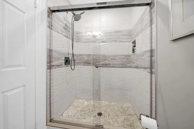 Additional property image - 104 FOXBOROUGH Dr